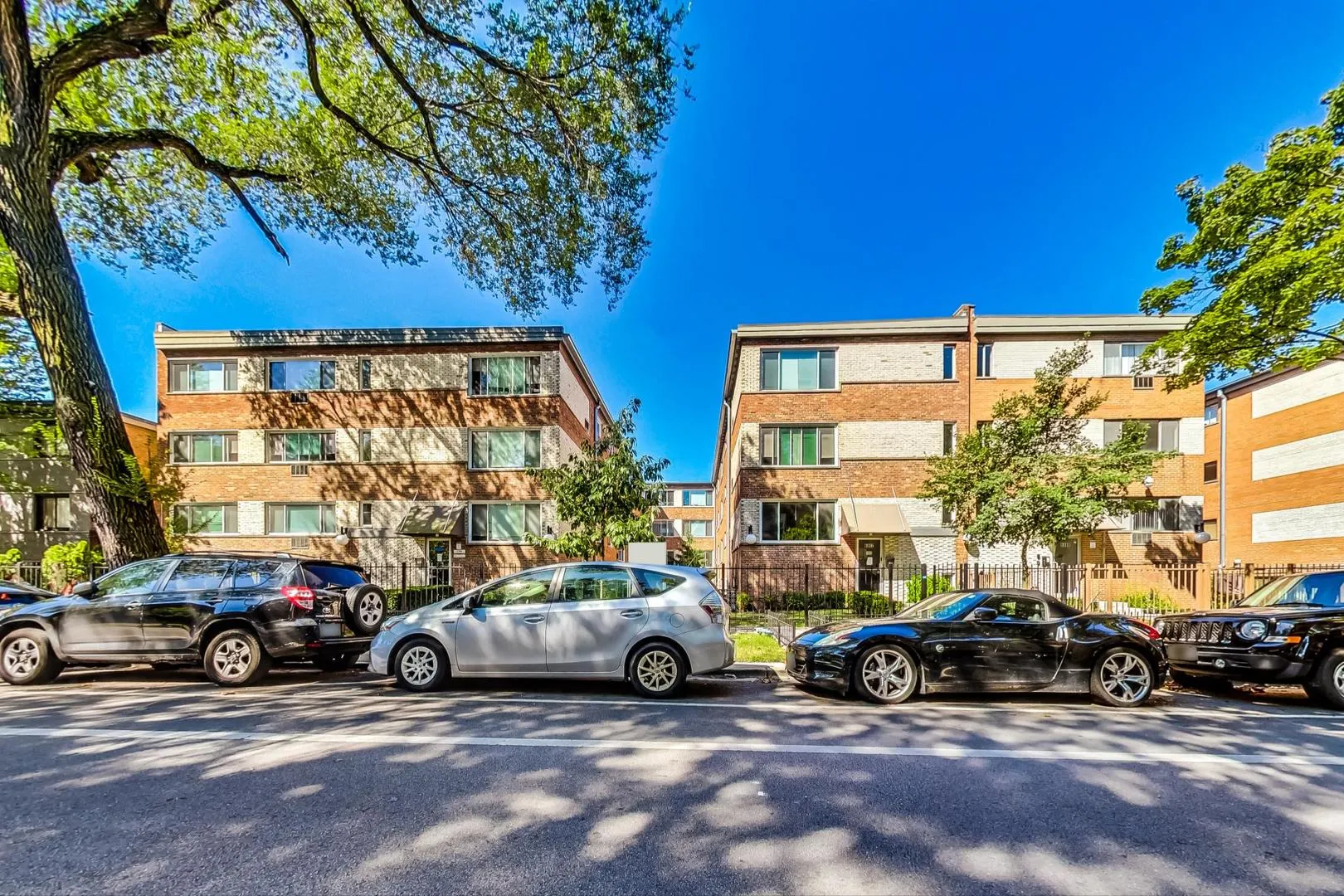 6000 N Winthrop Avenue IL #203