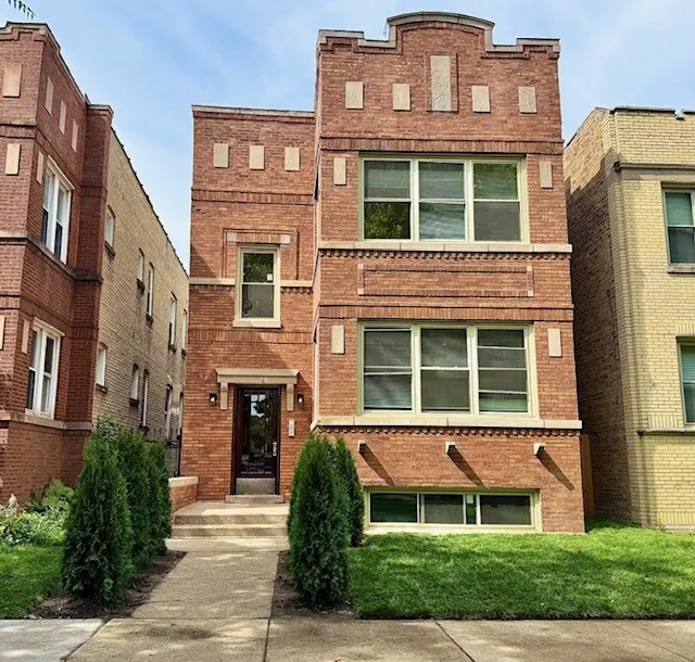 5852 N Artesian Avenue IL #1