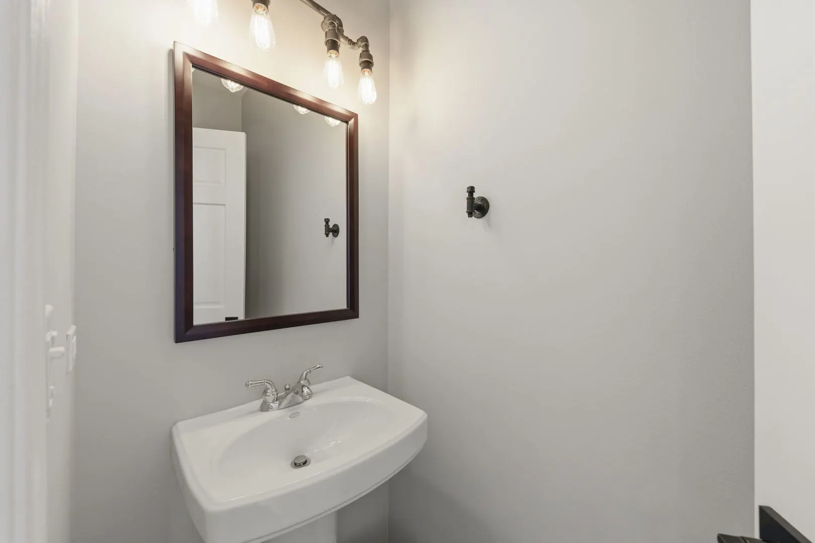 231 N West Street IL #0