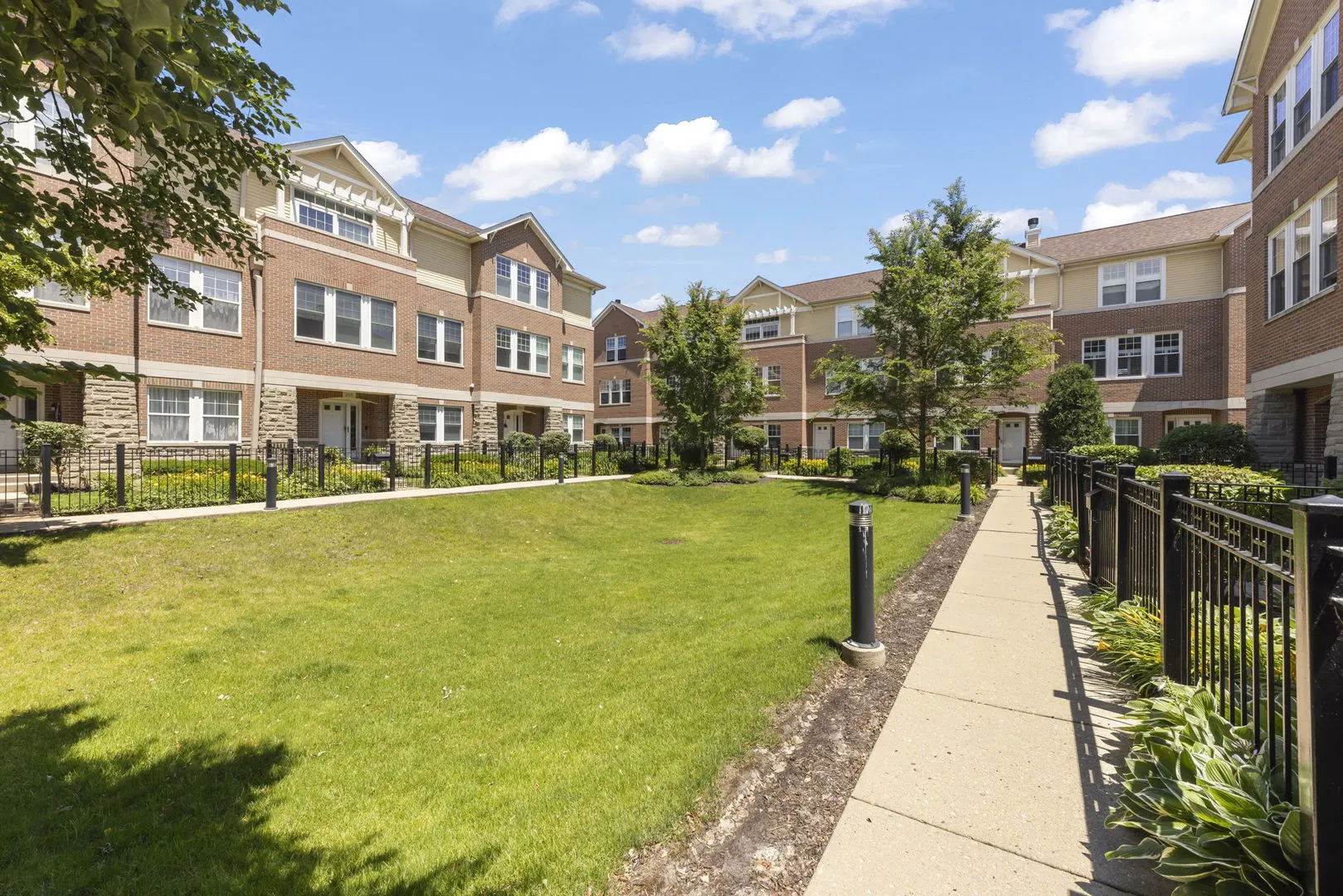 231 N West Street IL #0