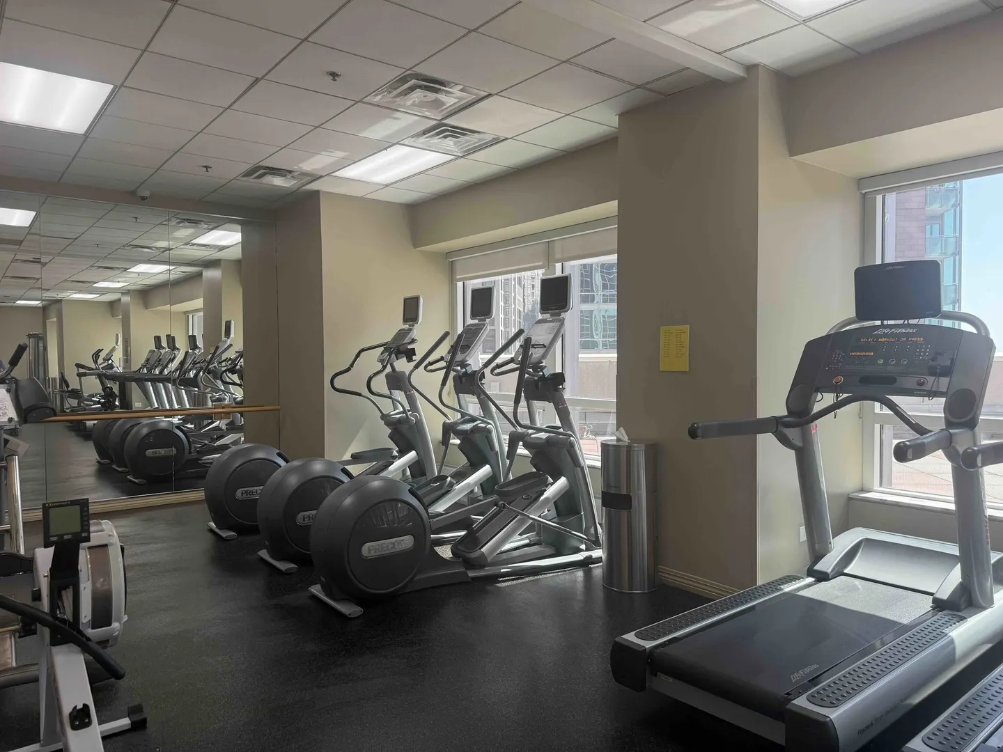 512 N MCCLURG Court IL #4003