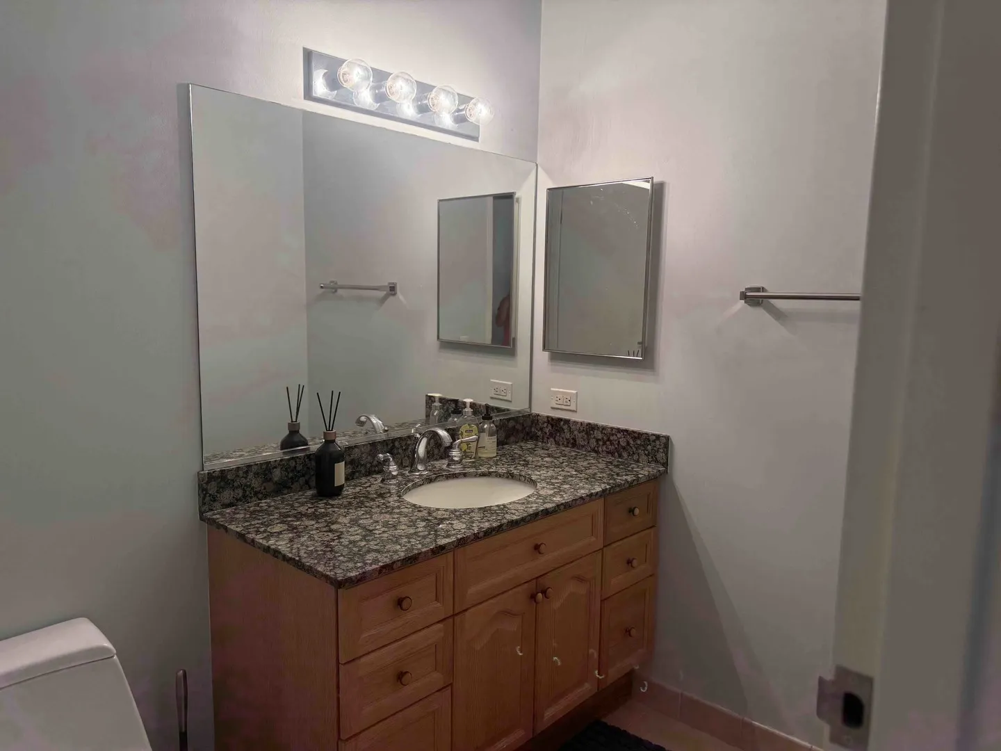 512 N MCCLURG Court IL #4003