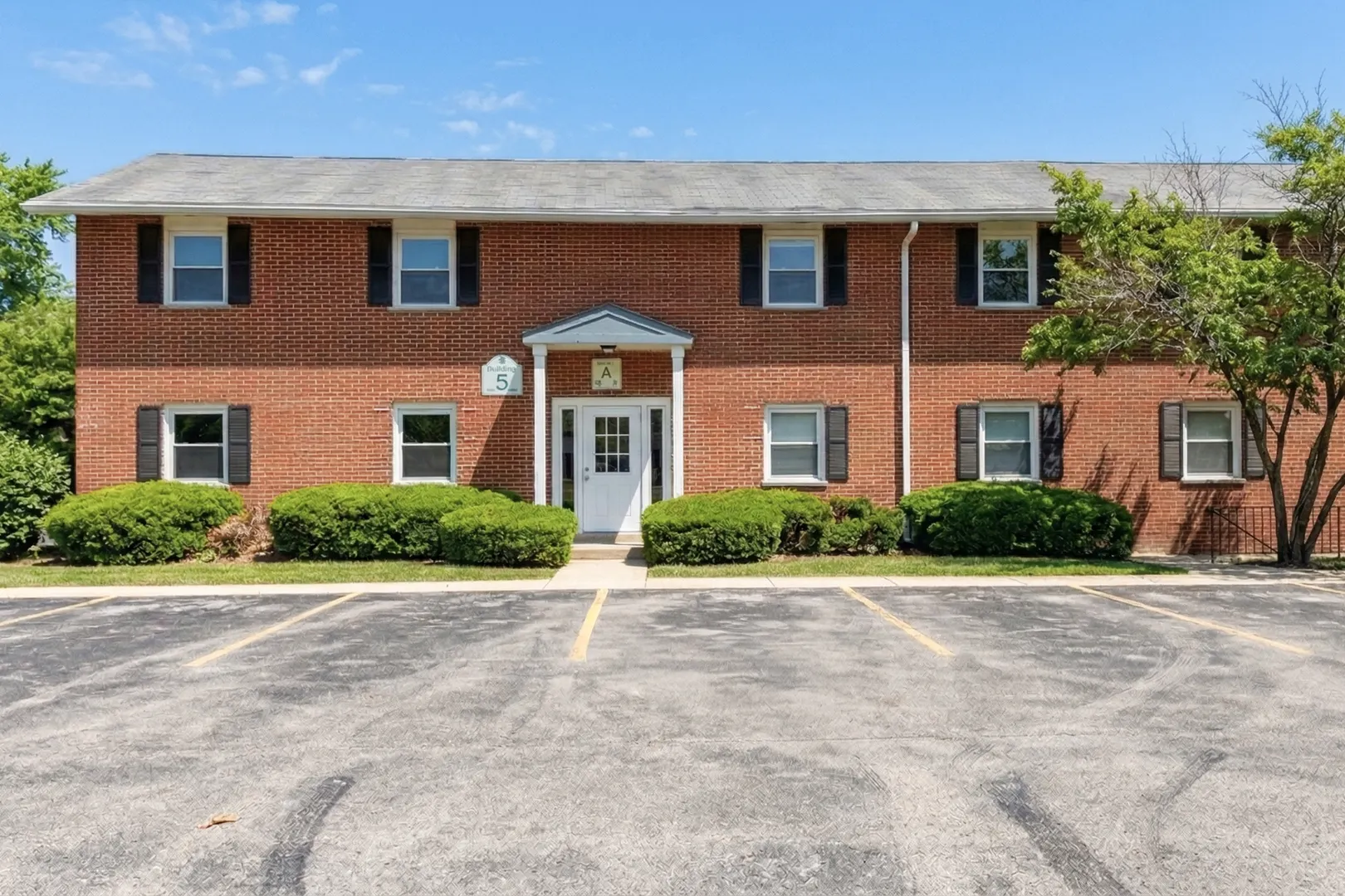 15 Arrowhead Drive IL #24