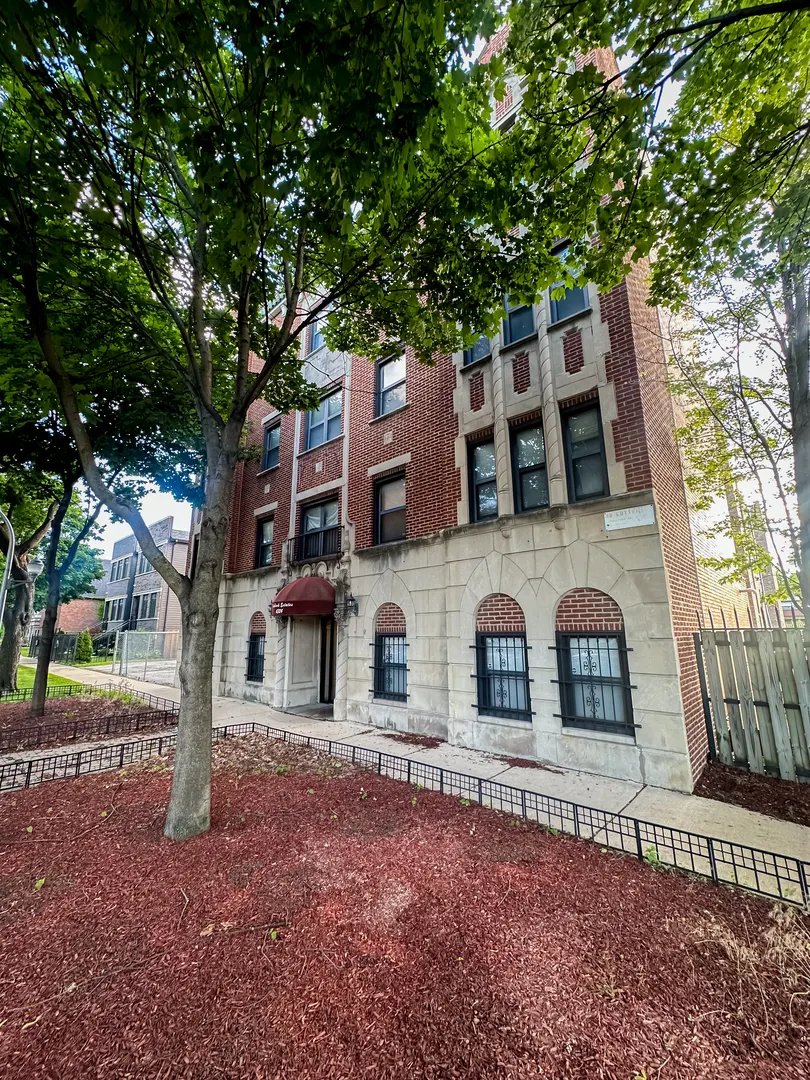 6324 S KIMBARK Avenue IL #300