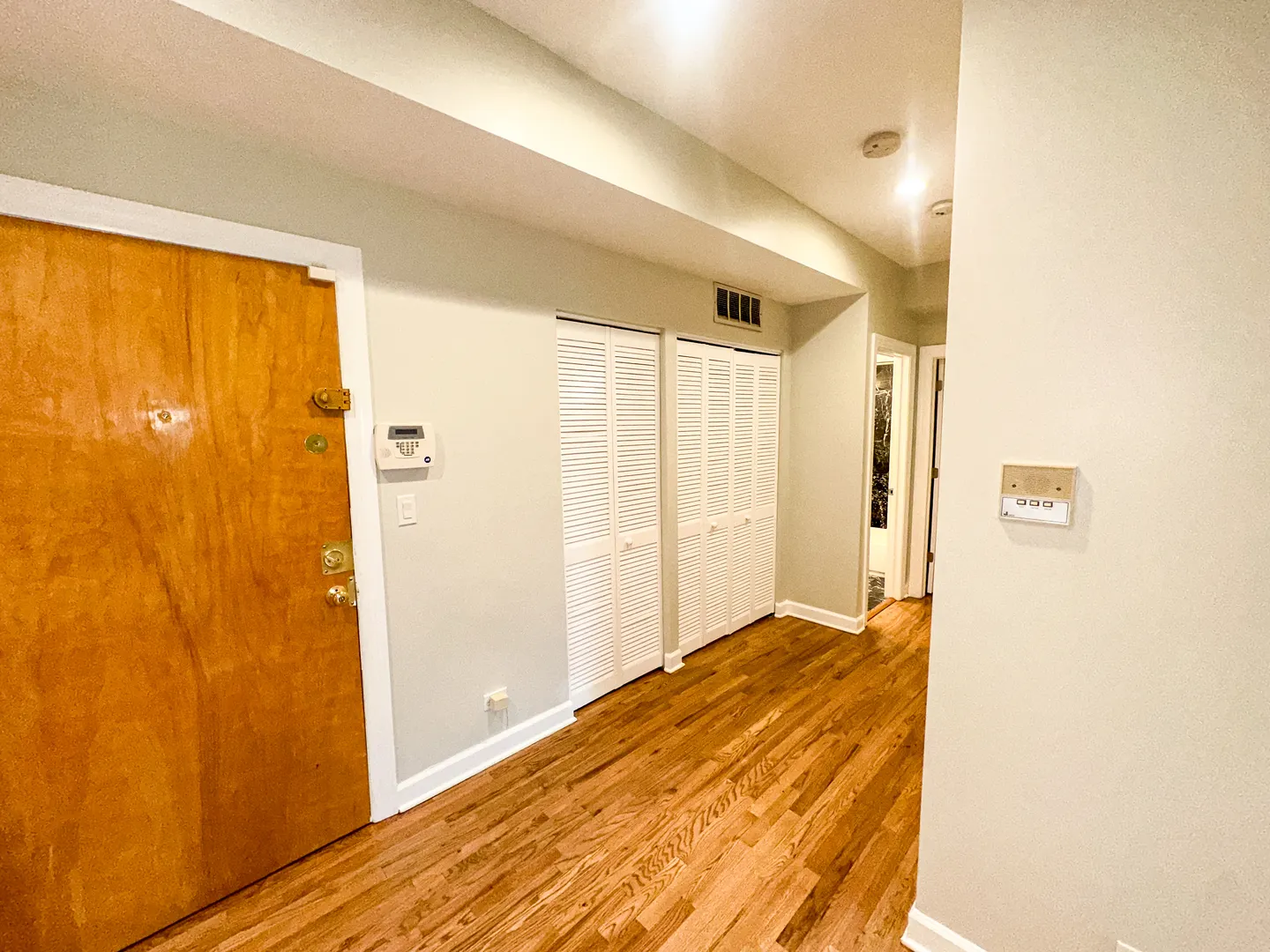 6324 S KIMBARK Avenue IL #300