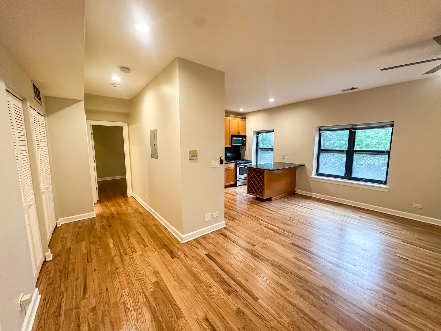 6324 S KIMBARK Avenue IL #300