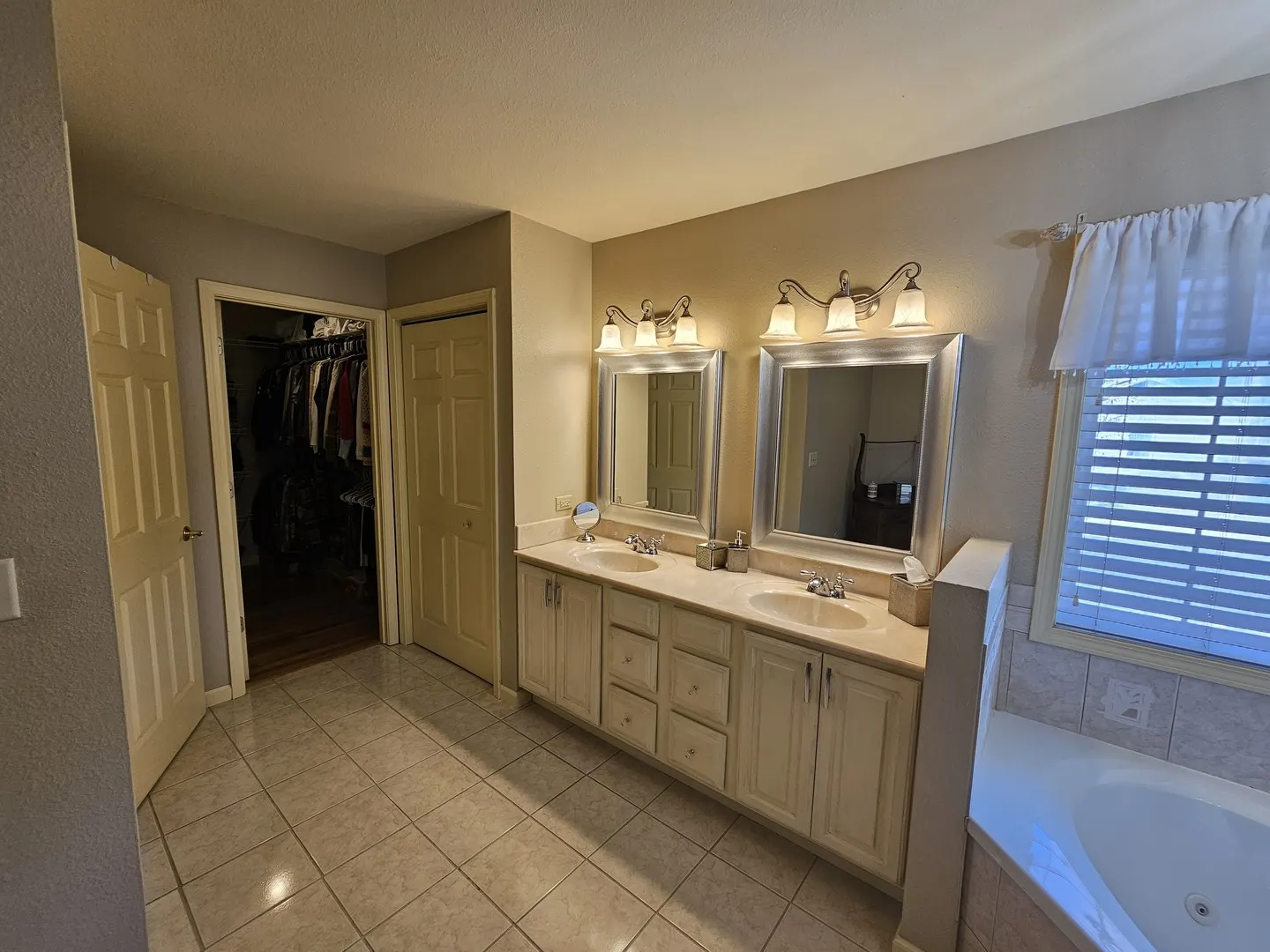 18121 N Jefferson Field Lane IL