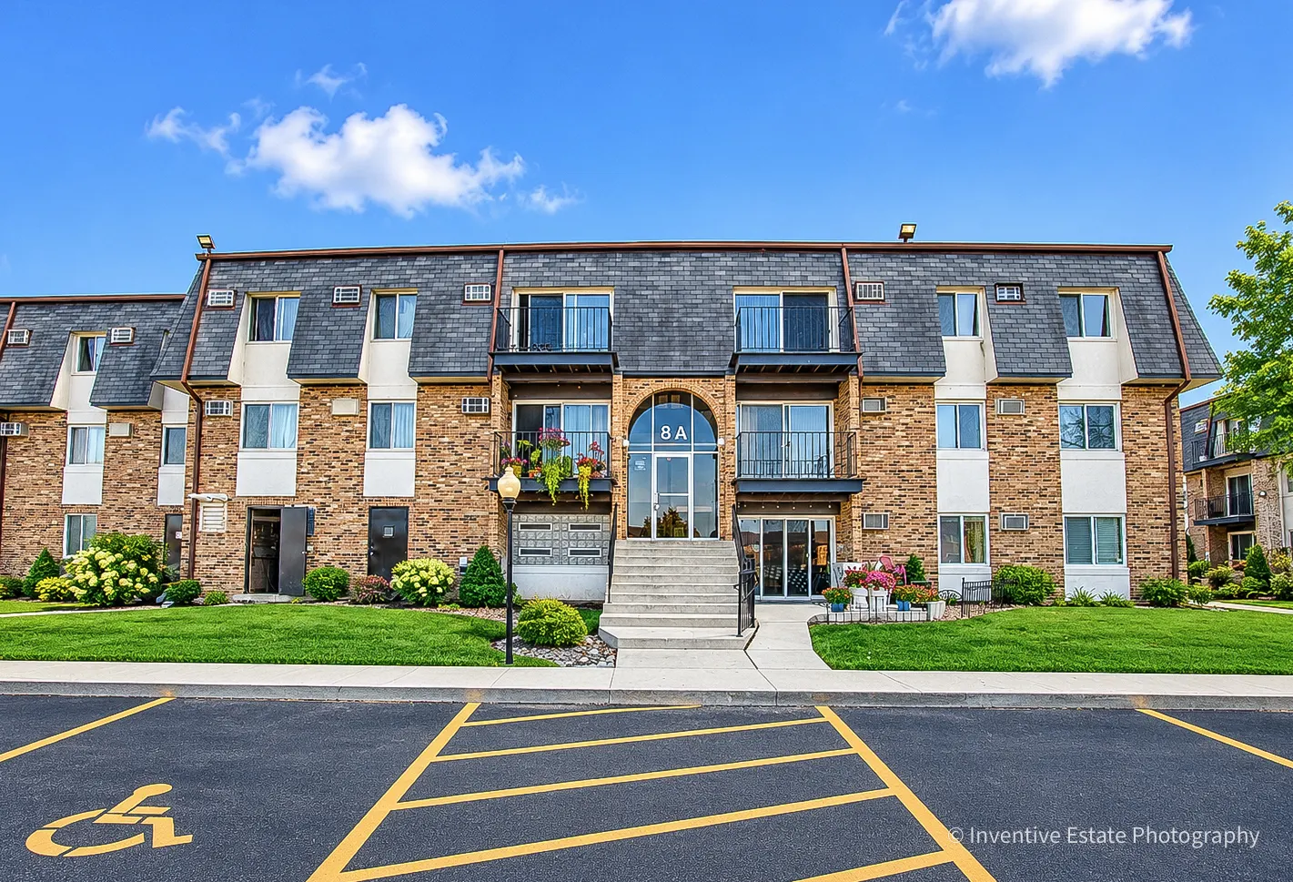 8A E Dundee Quarter Drive IL #207