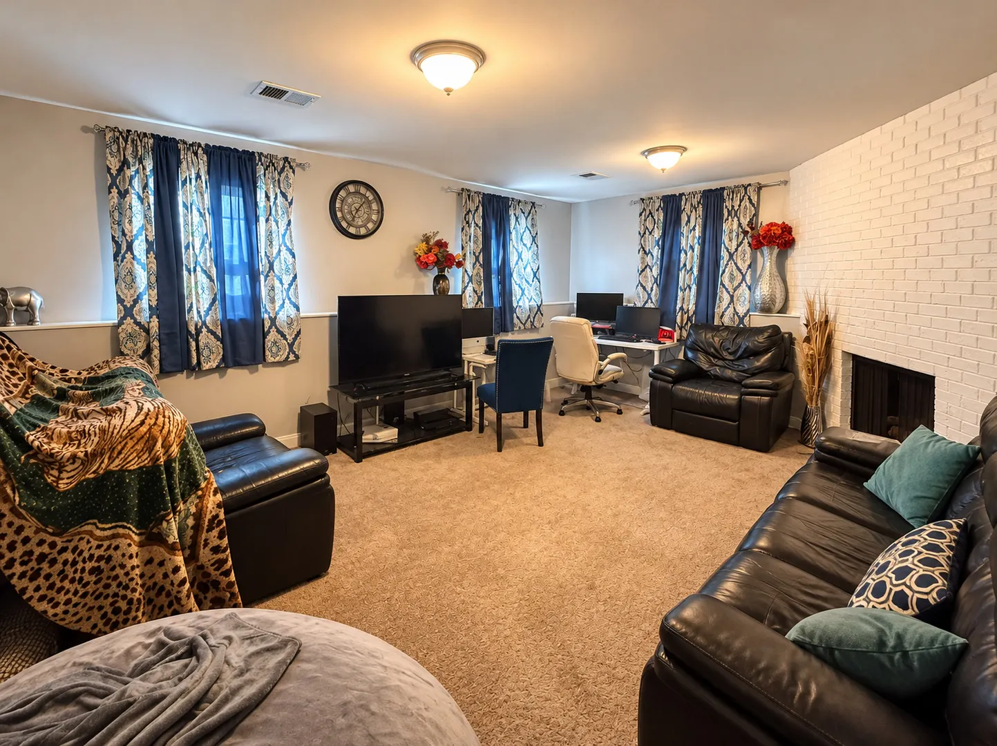 460 N MacArthur Drive IL
