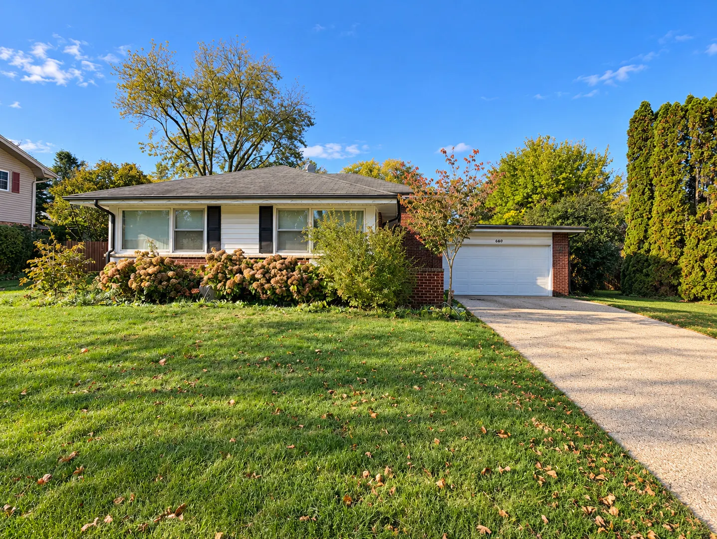 460 N MacArthur Drive IL