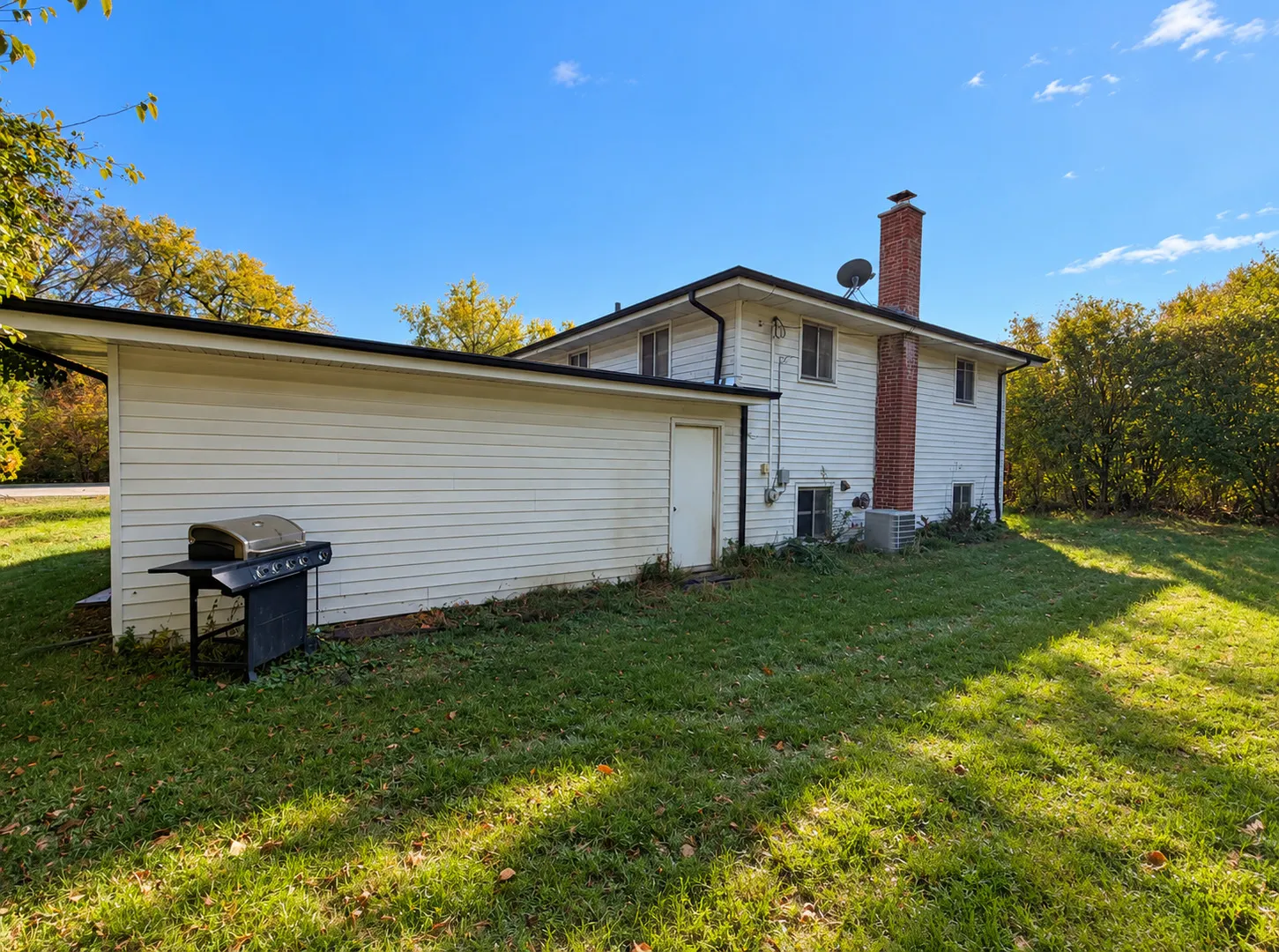 460 N MacArthur Drive IL