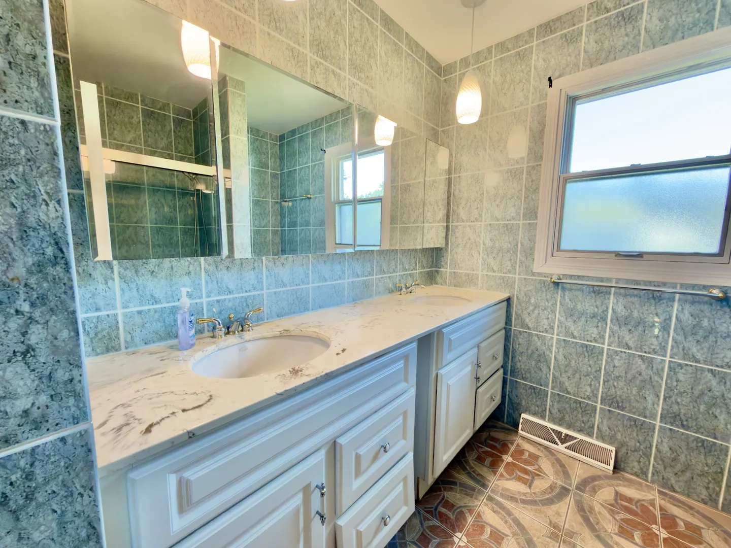 871 Cambridge Drive IL
