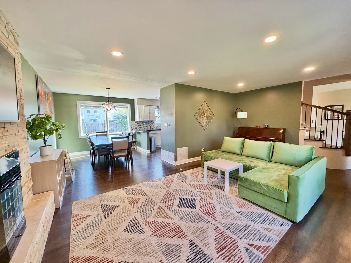 871 Cambridge Drive IL