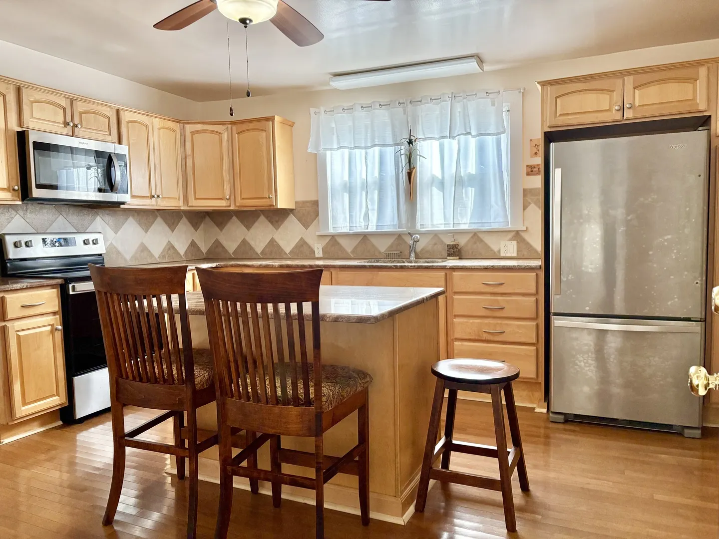 220 S Barr Street IL
