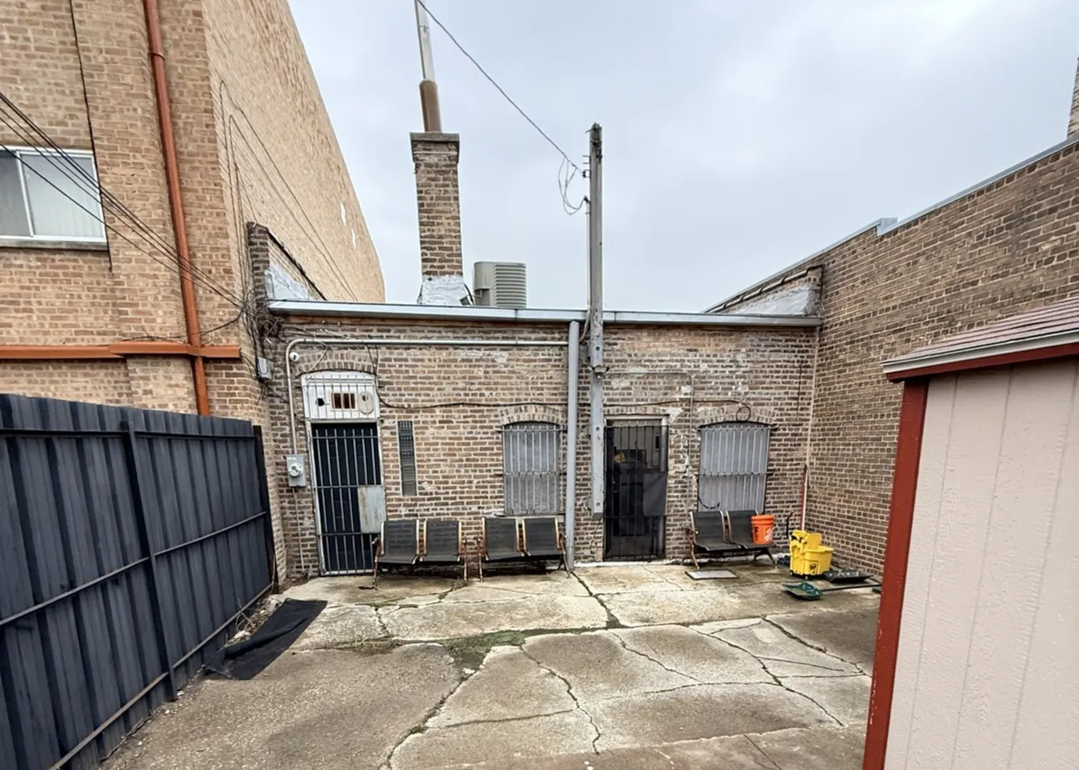 8252 S ASHLAND Avenue IL