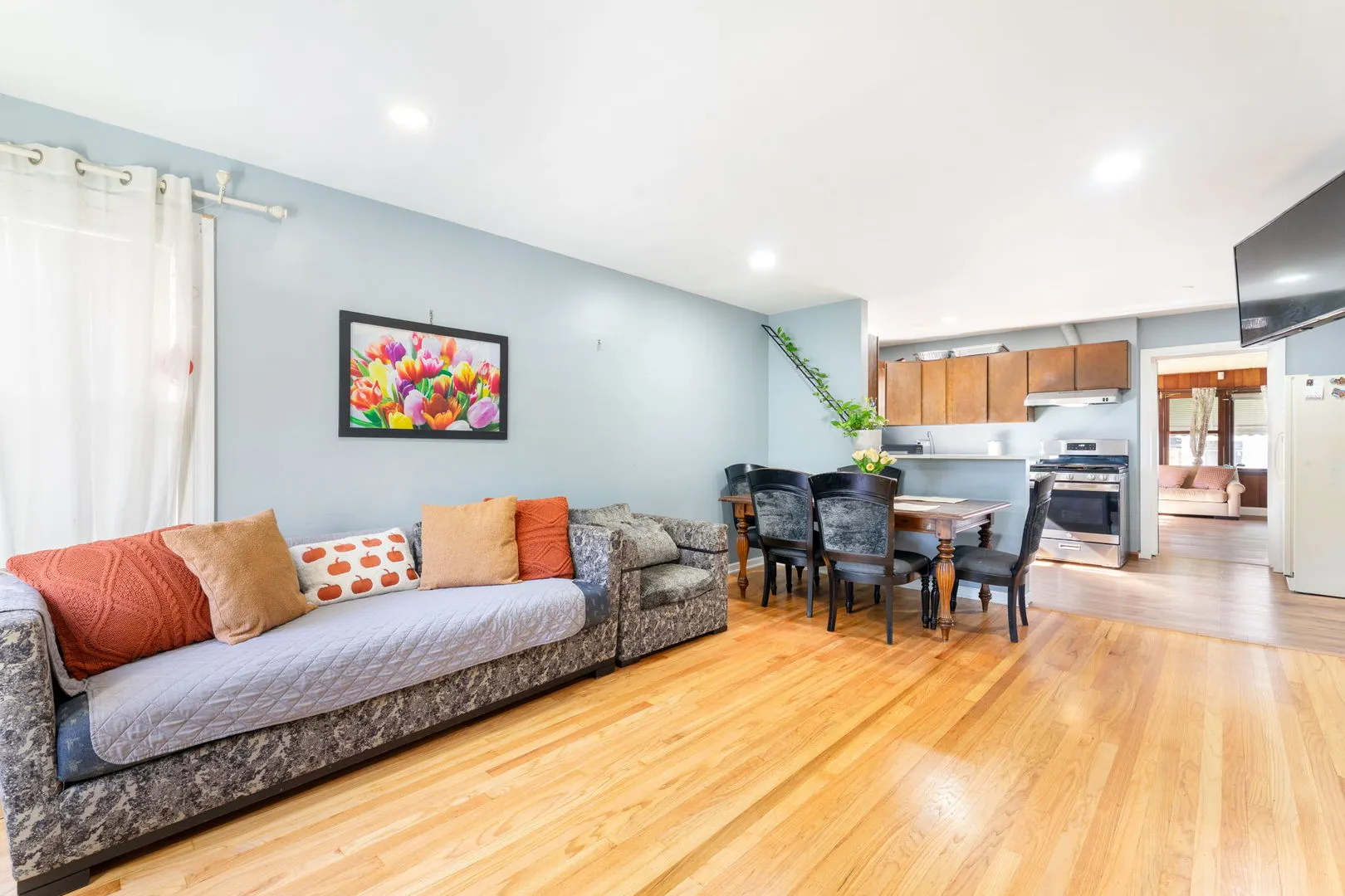 8052 S Saint Louis Avenue IL
