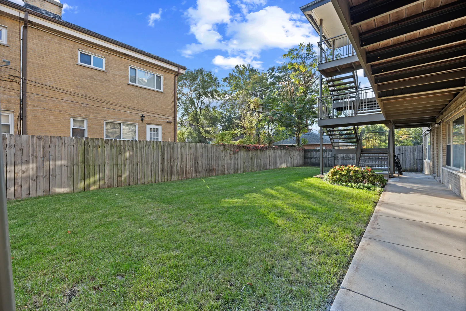 7827 North Avenue IL #1
