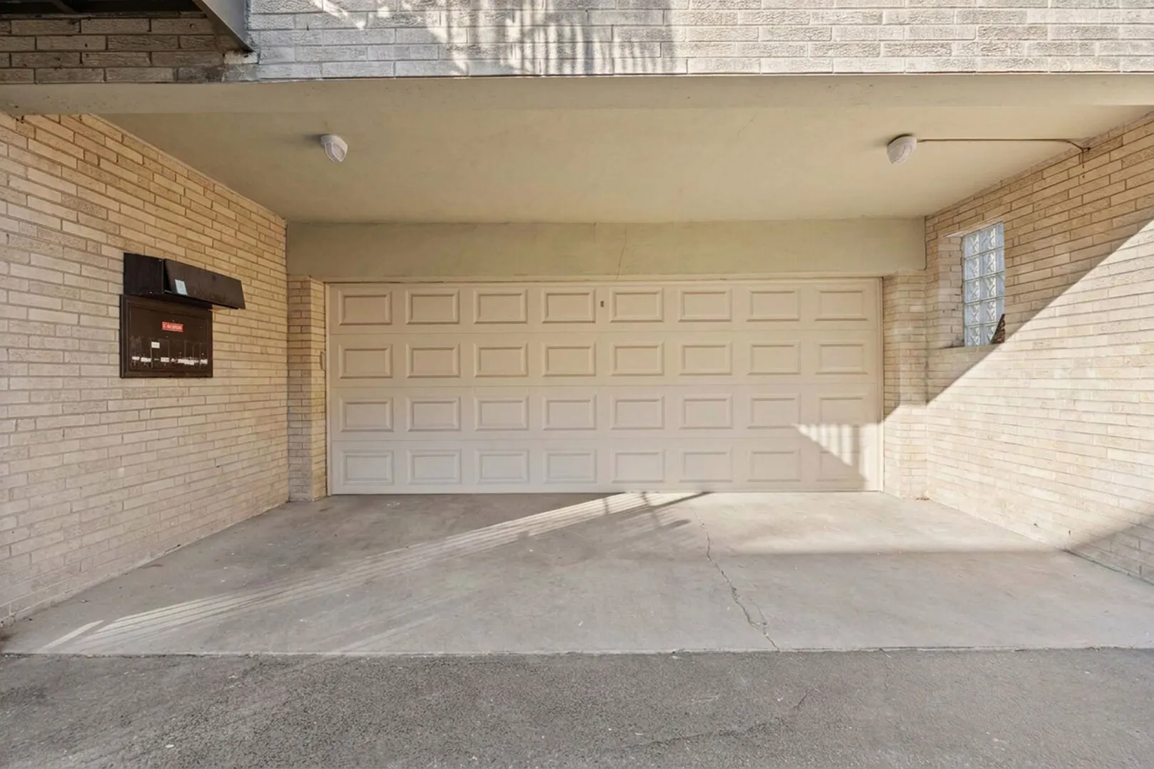 7827 North Avenue IL #1