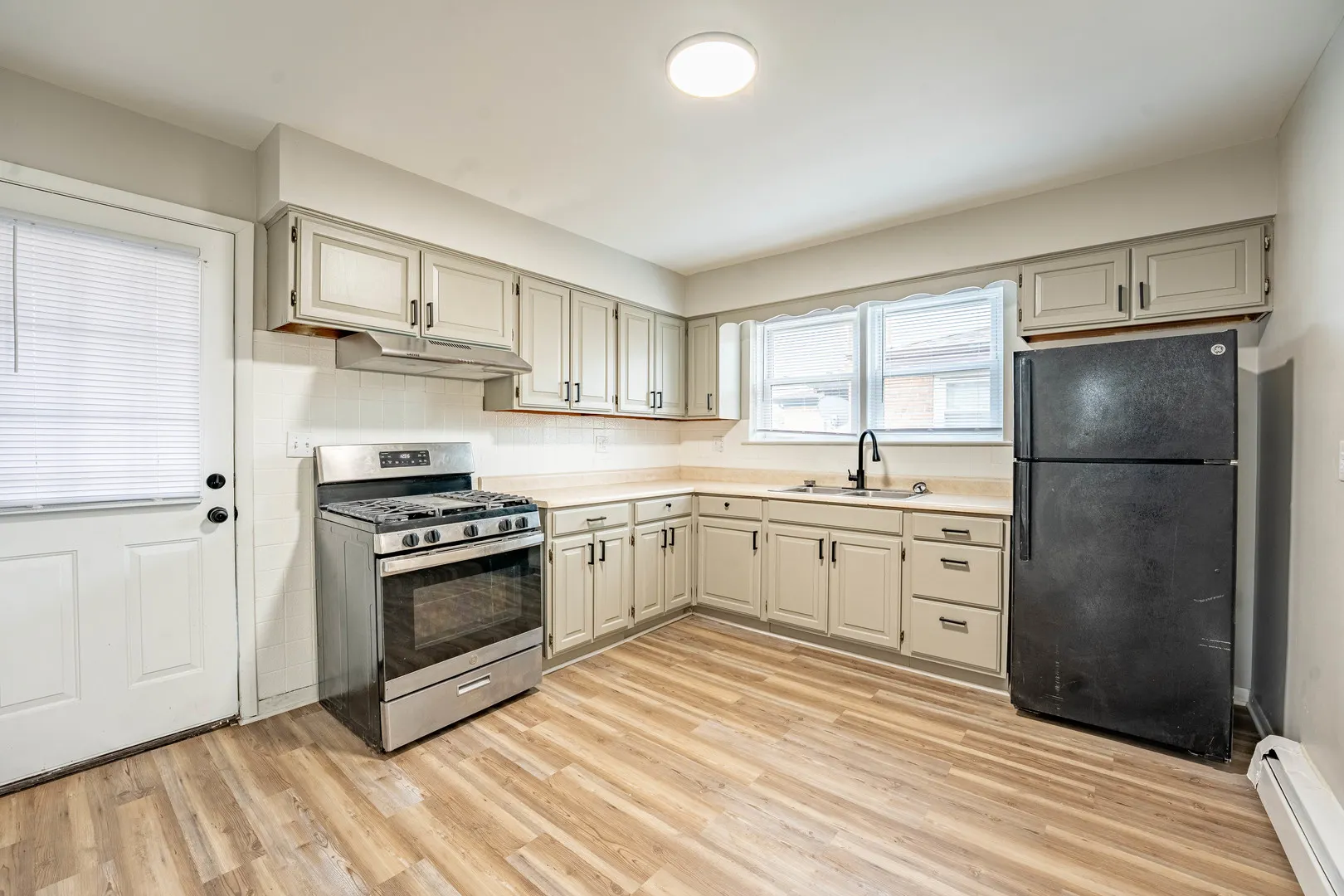 525 25th Avenue IL #2