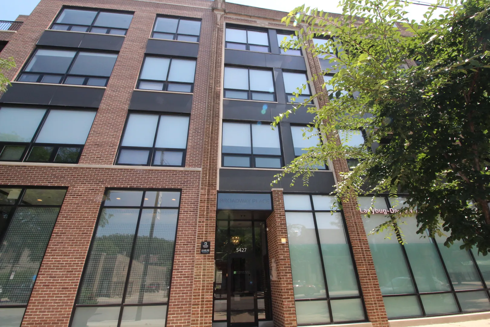 5427 N Broadway Street IL #4E