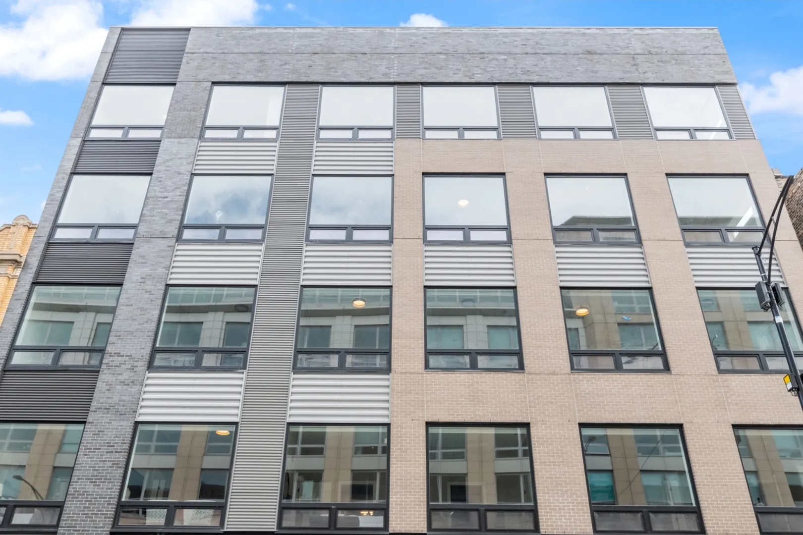 3217 N Clark Street IL #207