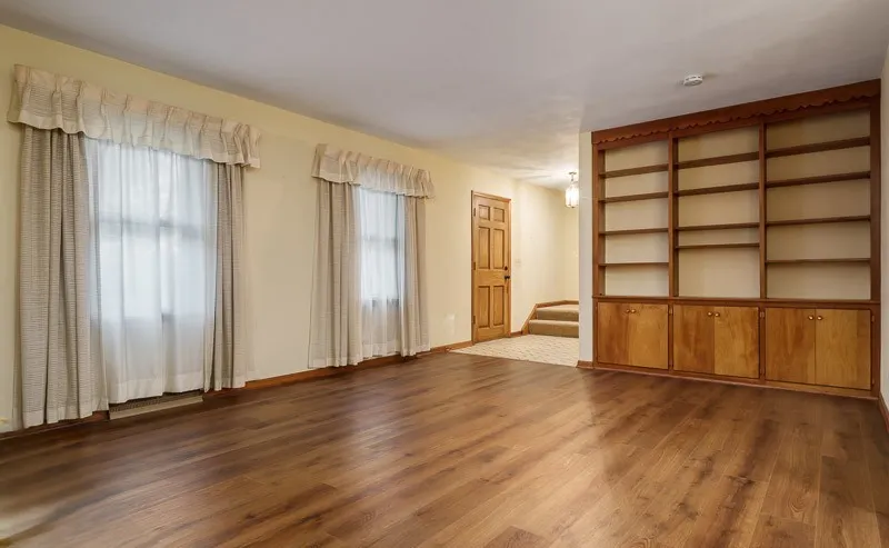823 COOLIDGE Place IL