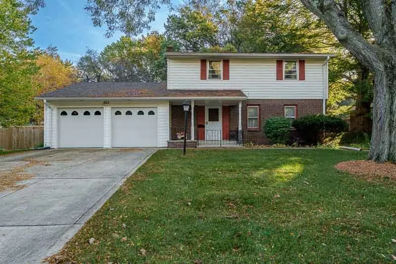 823 COOLIDGE Place IL