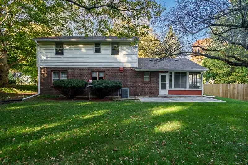 823 COOLIDGE Place IL