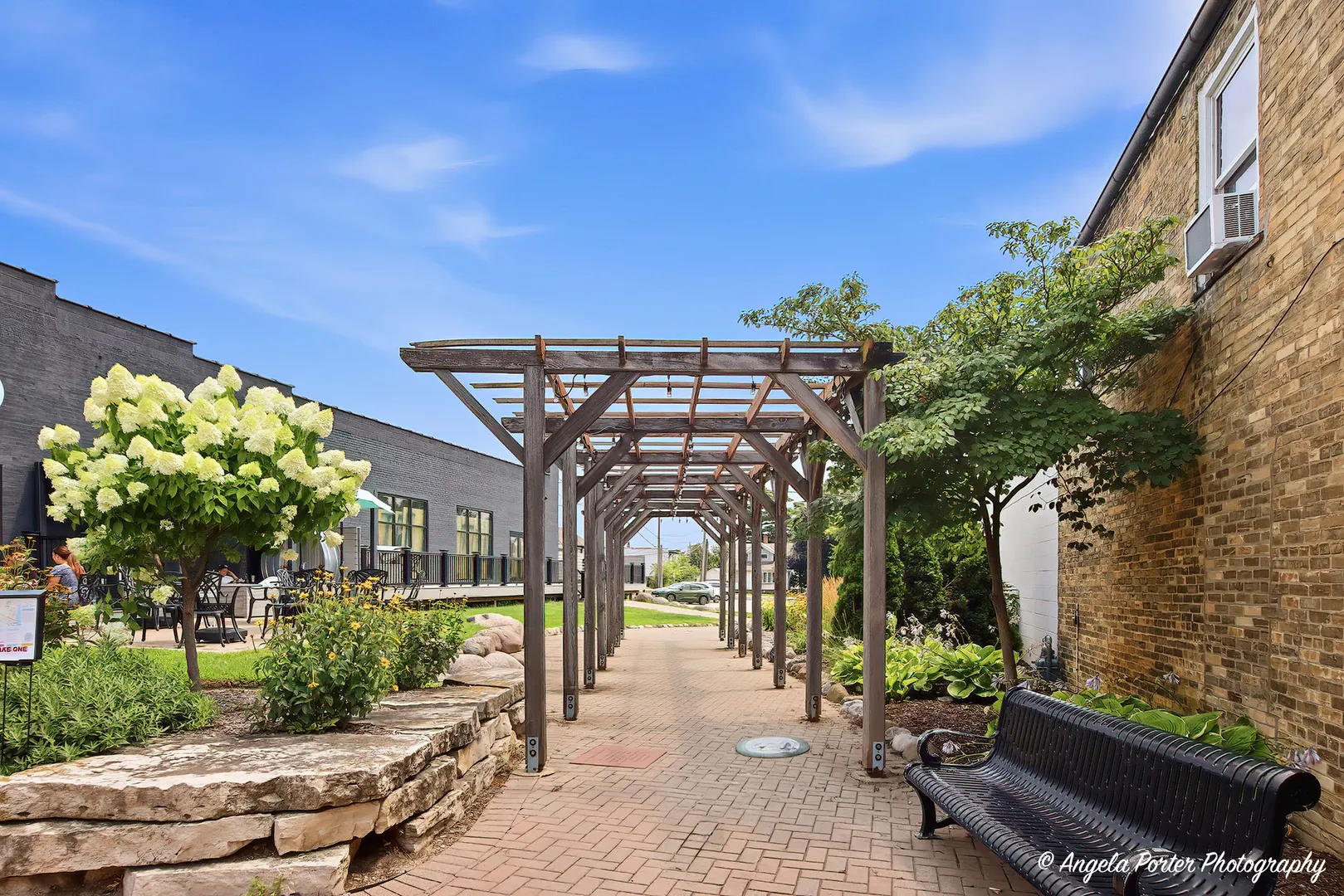 109 N Cross Trail IL