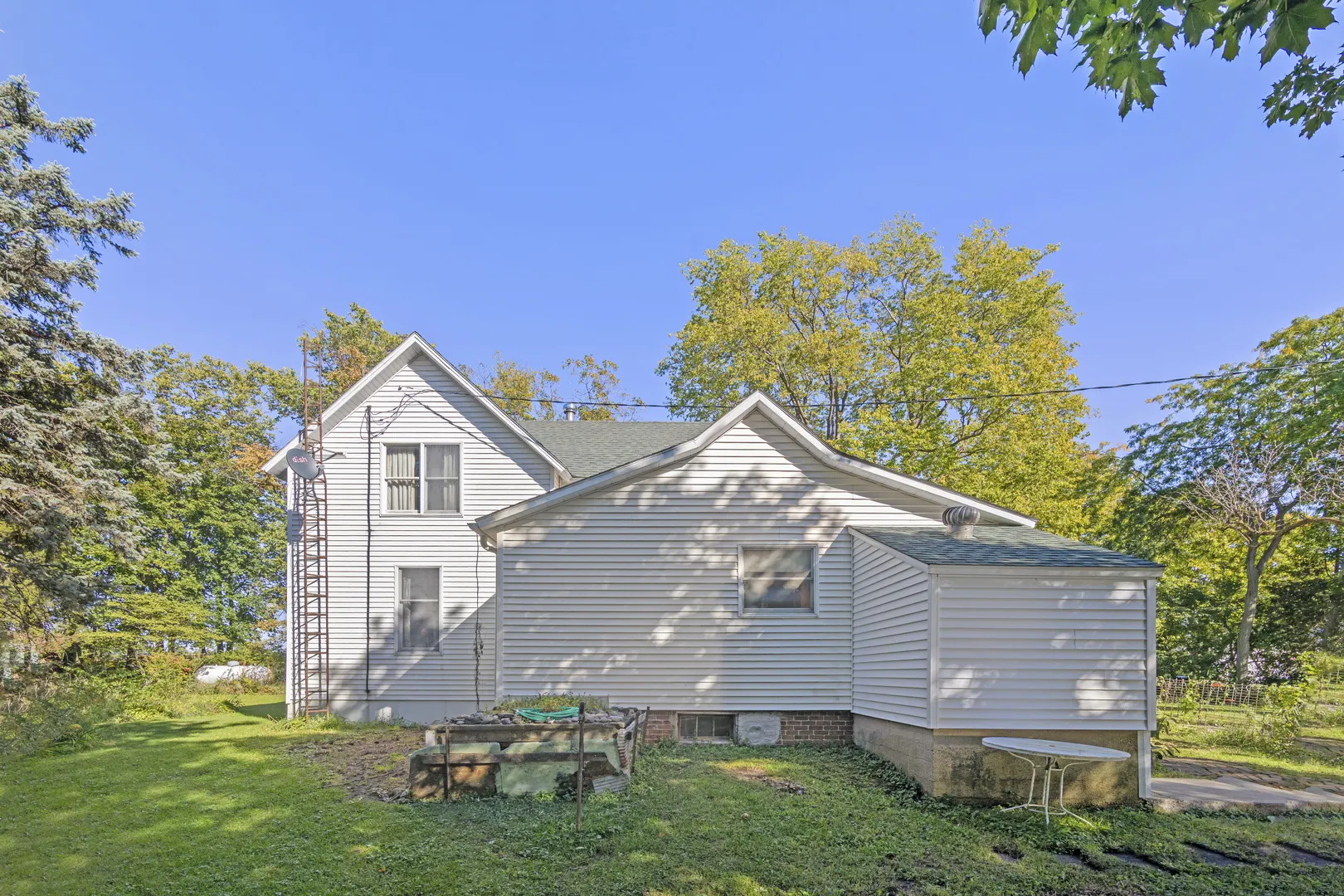 379 Hedge Road IL