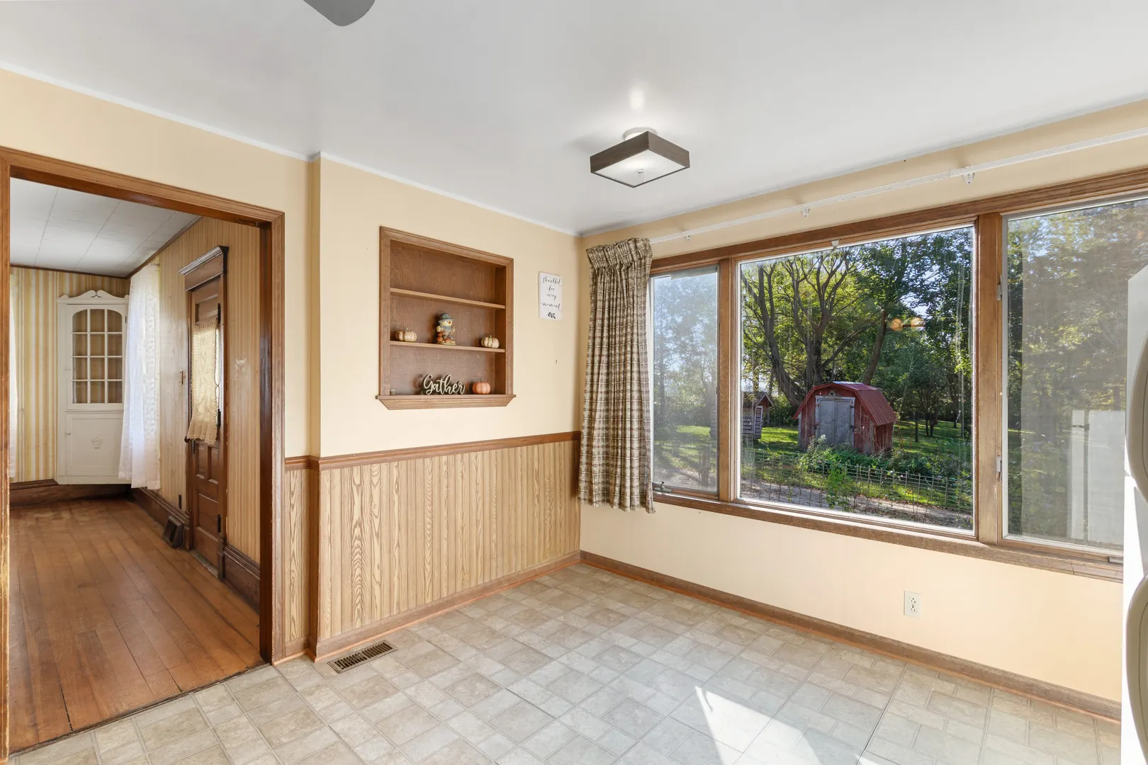 379 Hedge Road IL