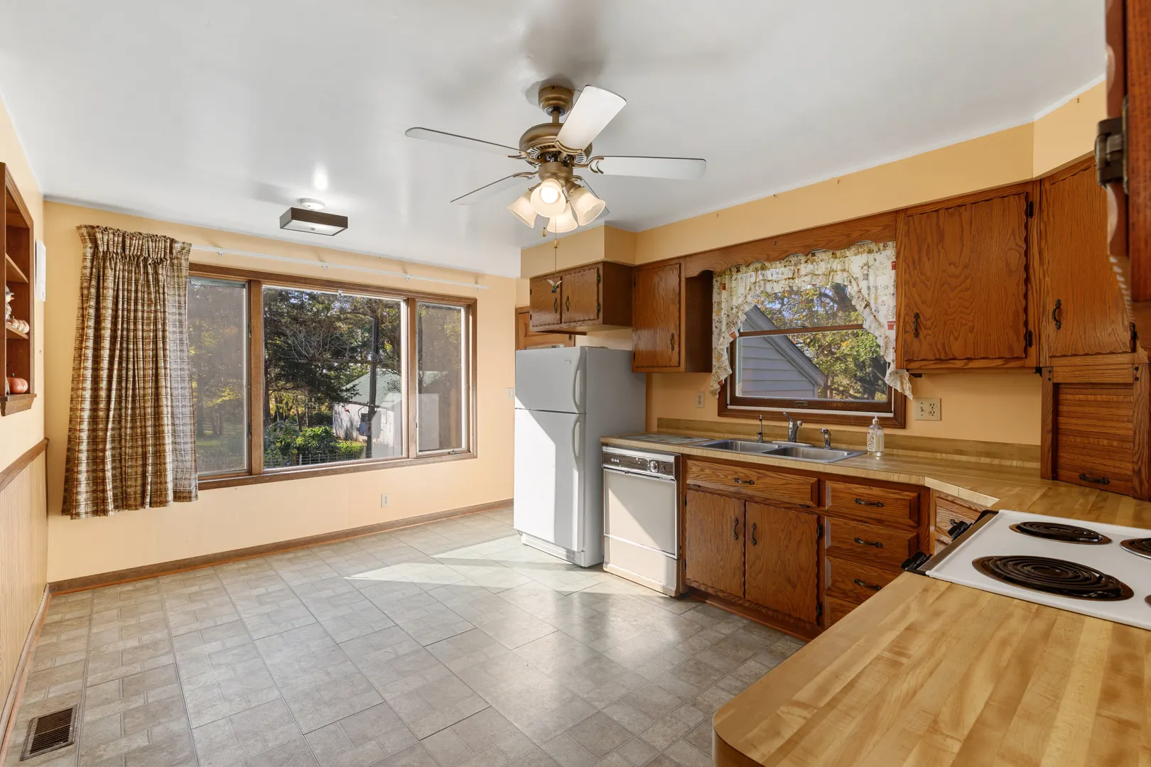 379 Hedge Road IL