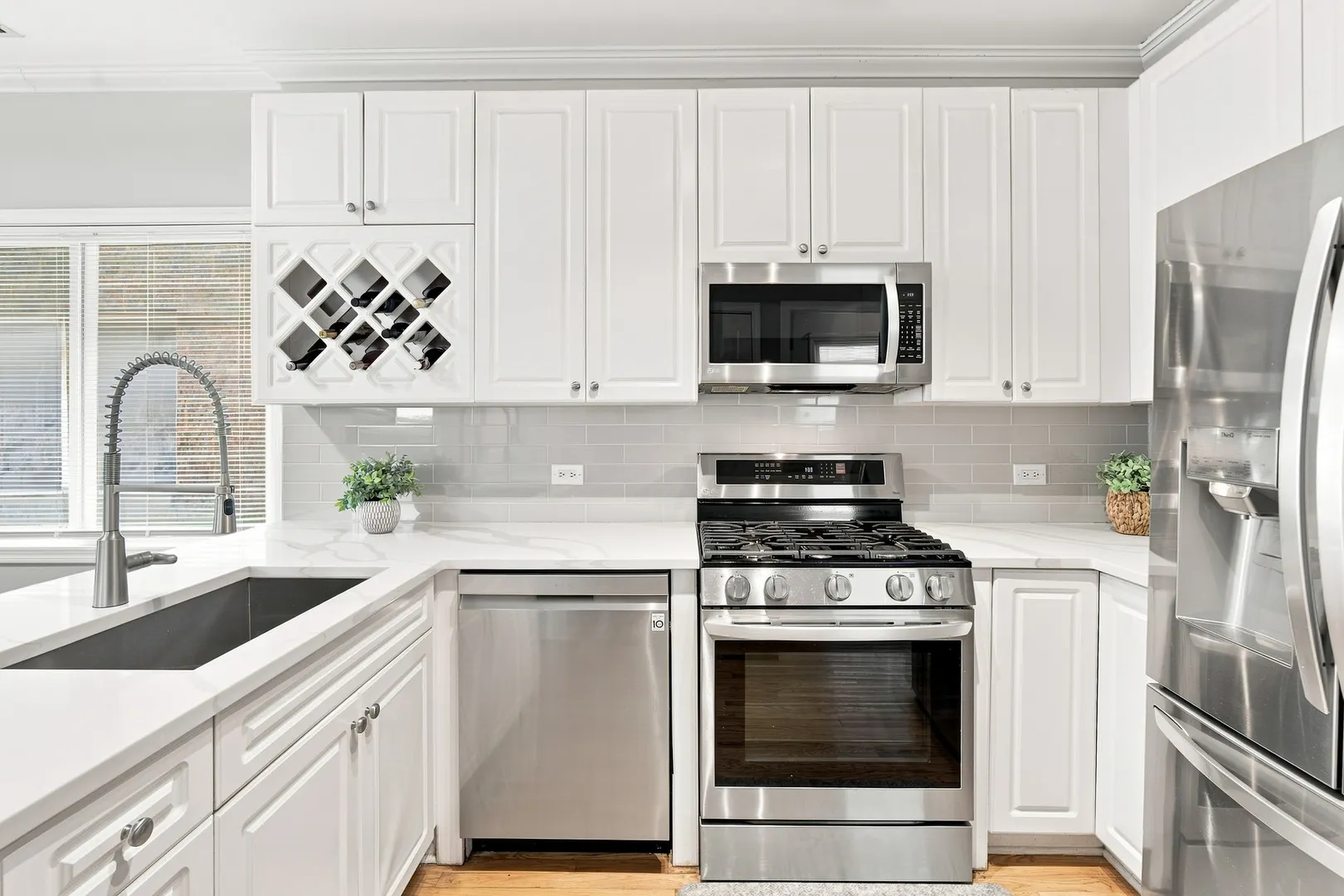 1518 W SUPERIOR Street IL #2