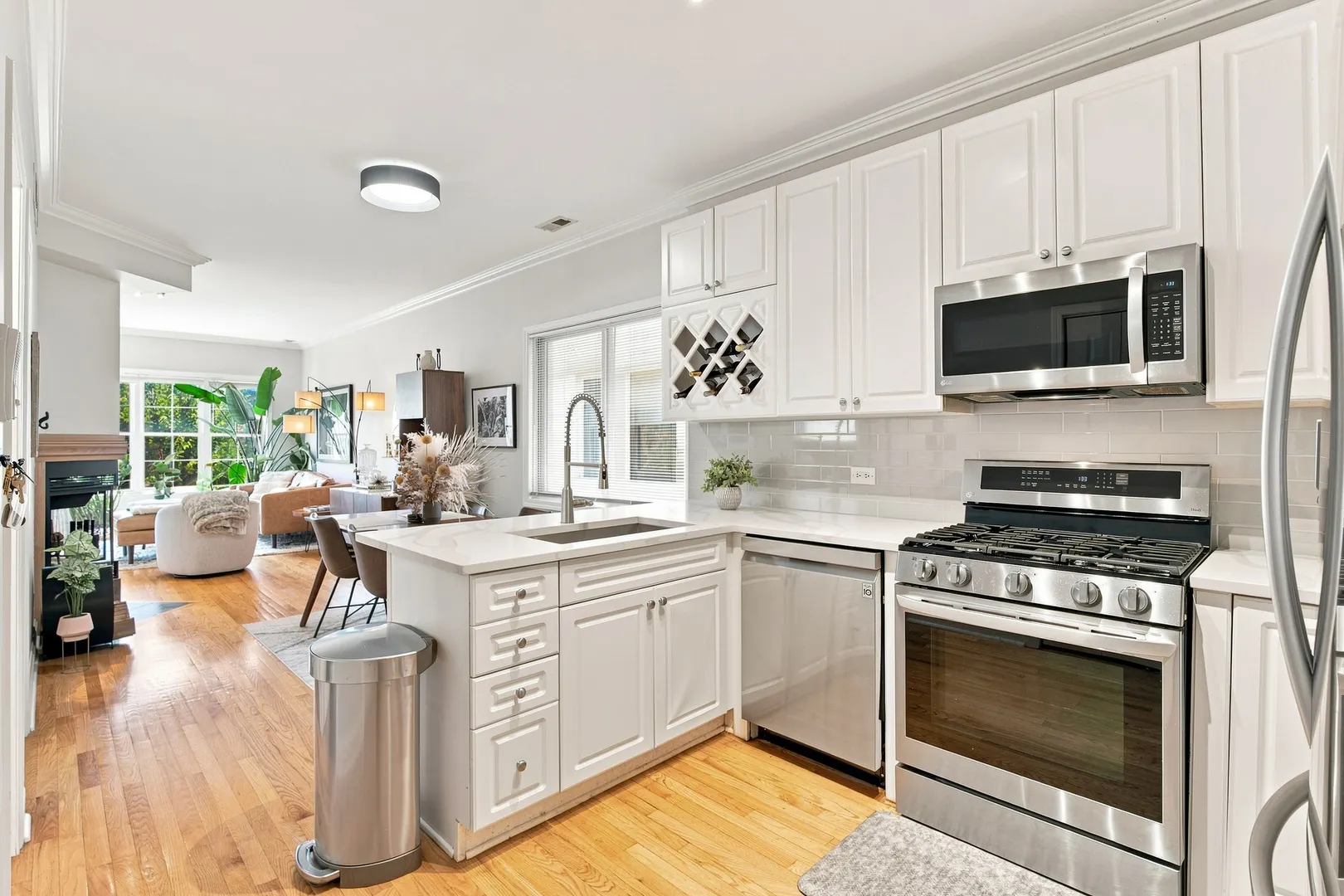 1518 W SUPERIOR Street IL #2