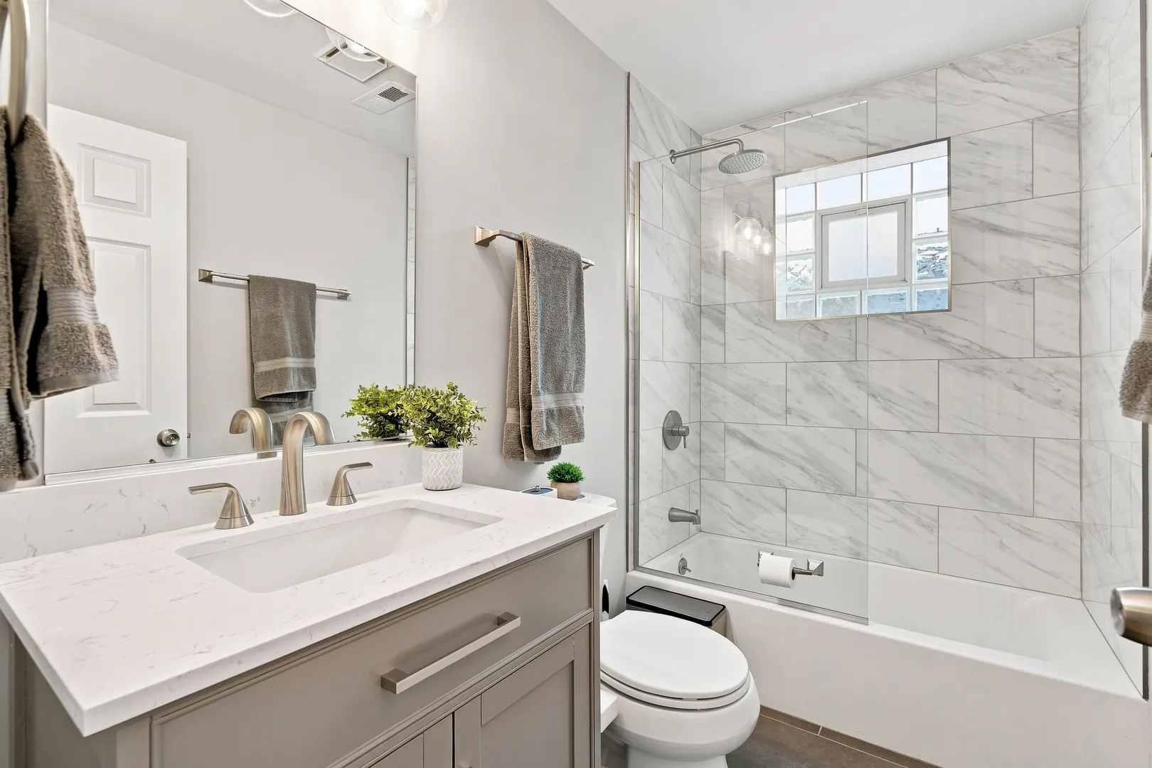 1518 W SUPERIOR Street IL #2