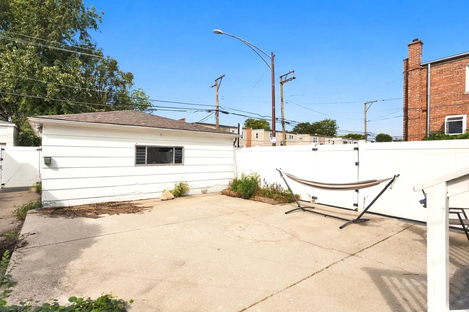 6562 N Damen Avenue IL