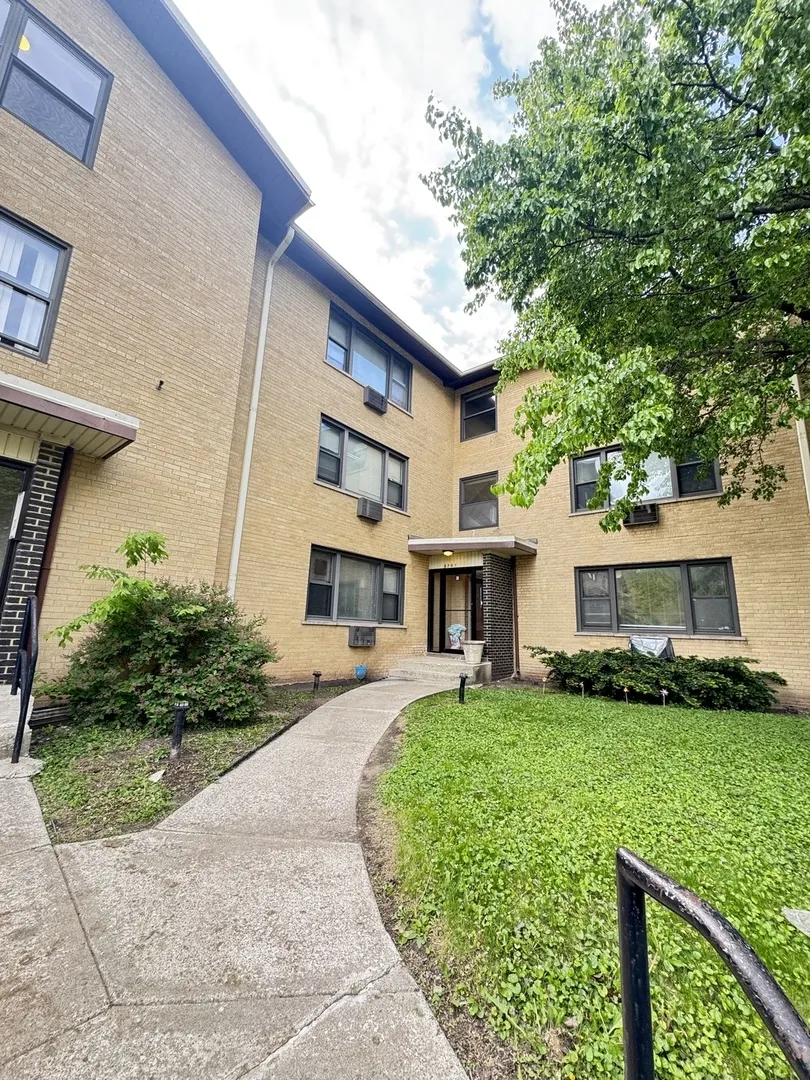 2101 E 87th Street IL