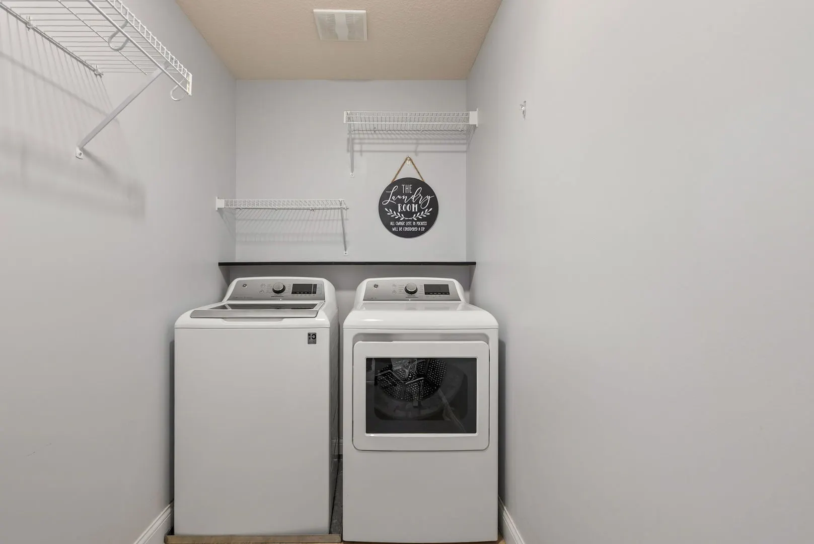 5619 BUCKHORN Lane IA