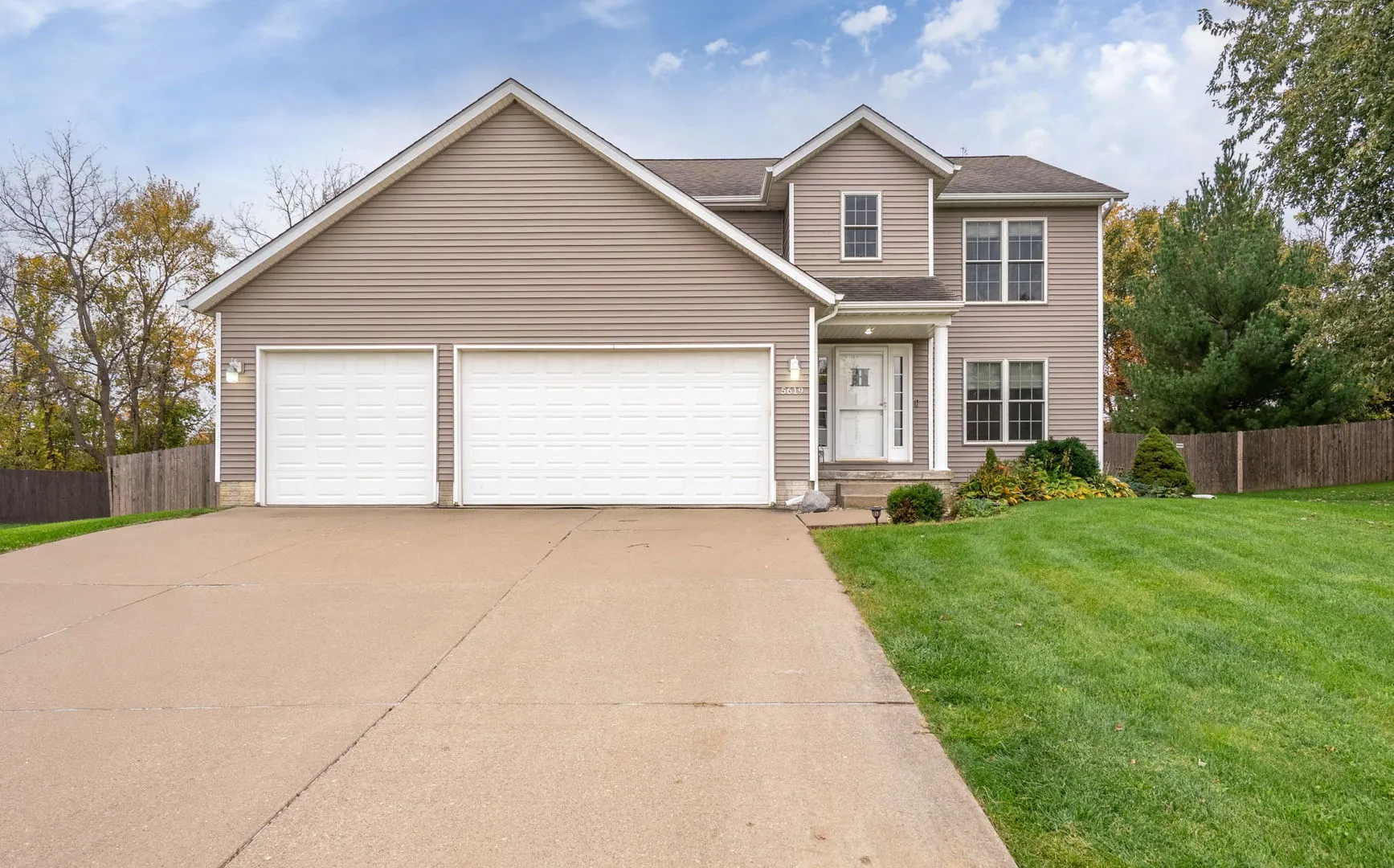 5619 BUCKHORN Lane IA