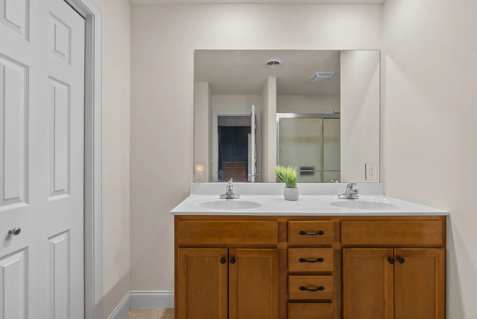 5619 BUCKHORN Lane IA