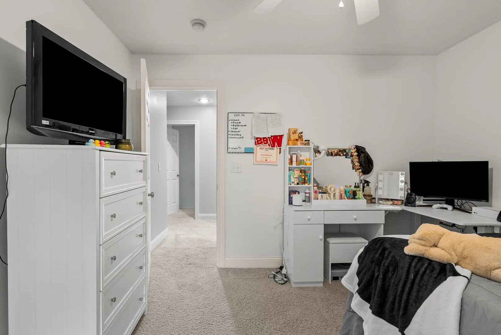 5619 BUCKHORN Lane IA
