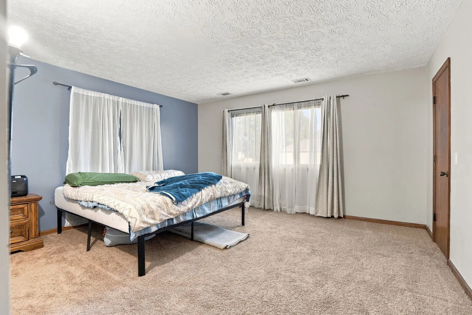 4195 FAIRVIEW Drive IA #8
