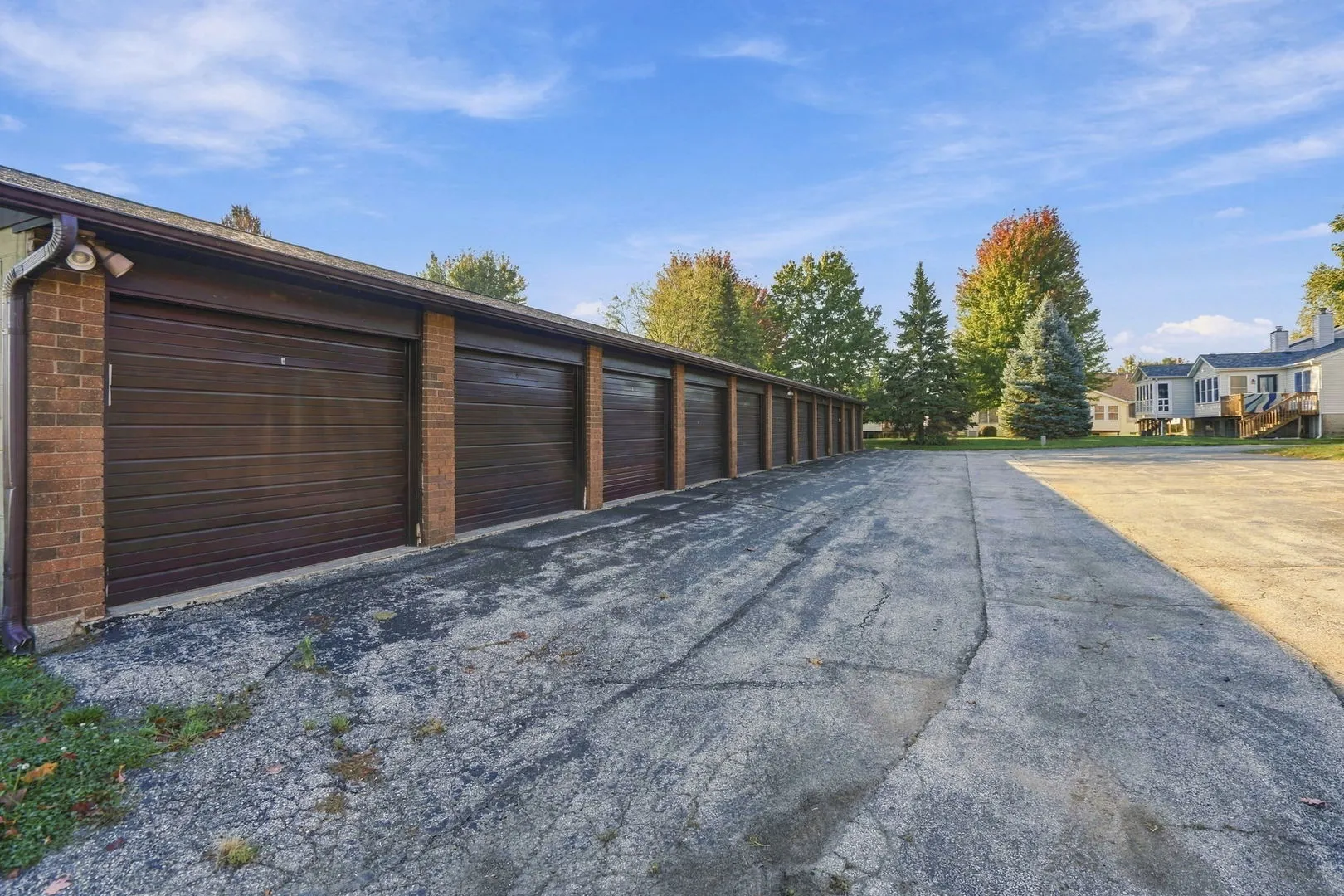 4195 FAIRVIEW Drive IA #8