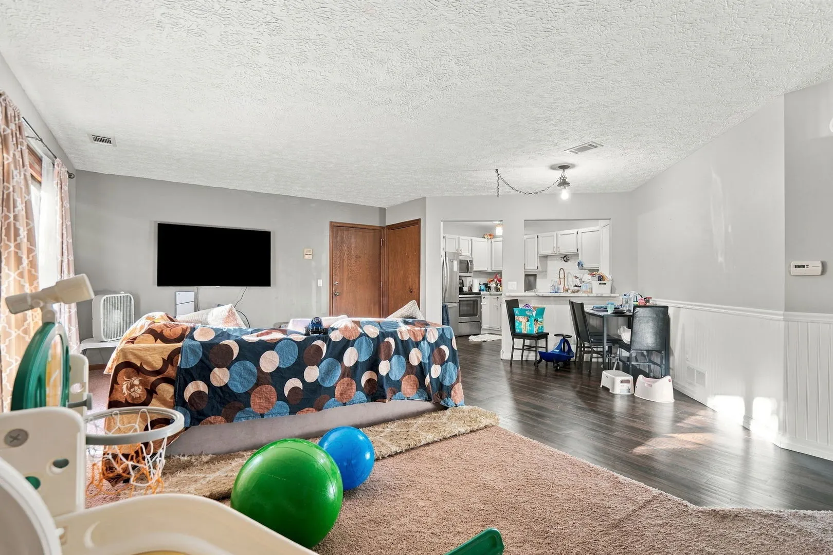 4195 FAIRVIEW Drive IA #8