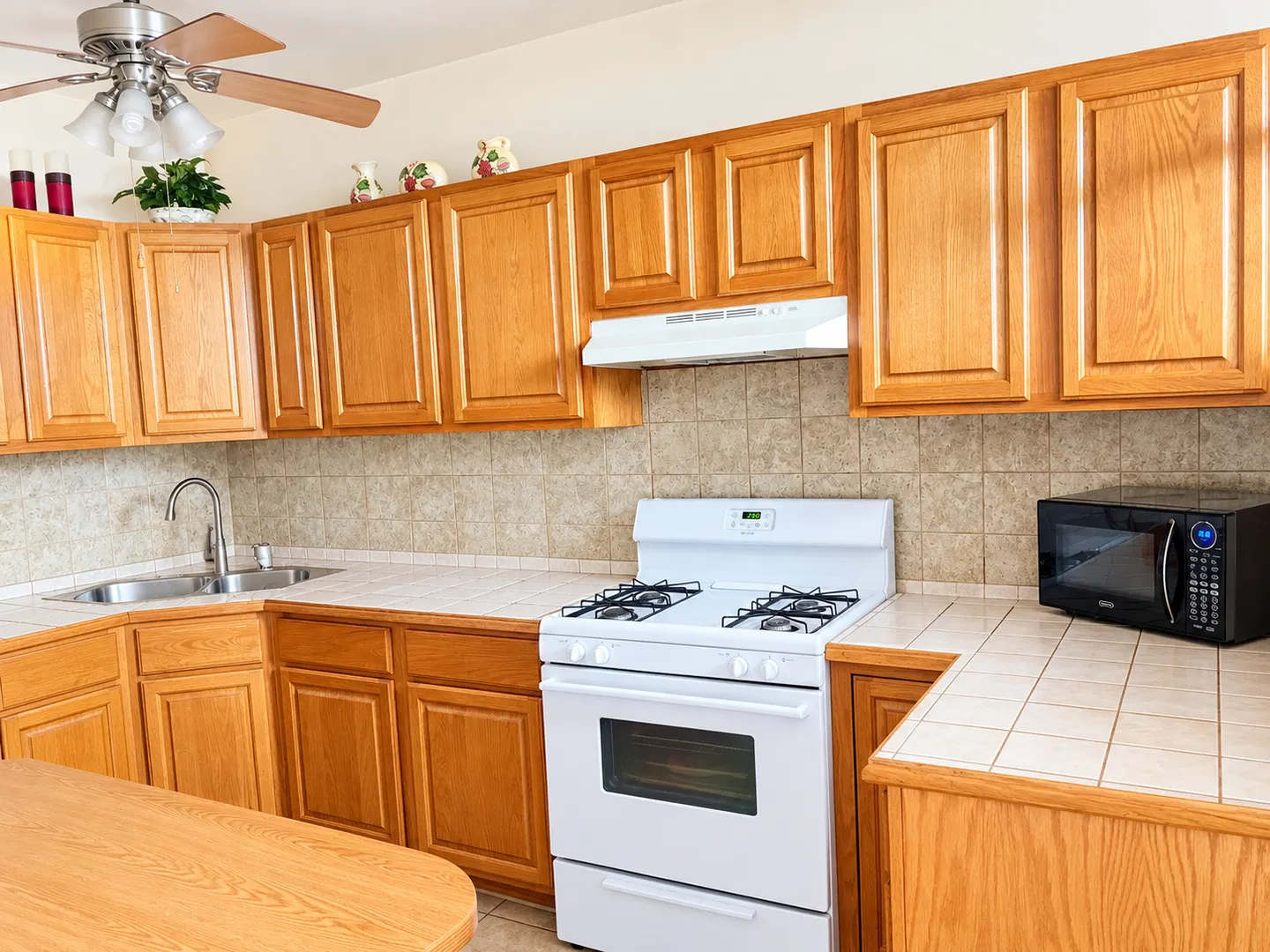 3349 W Division Street IL