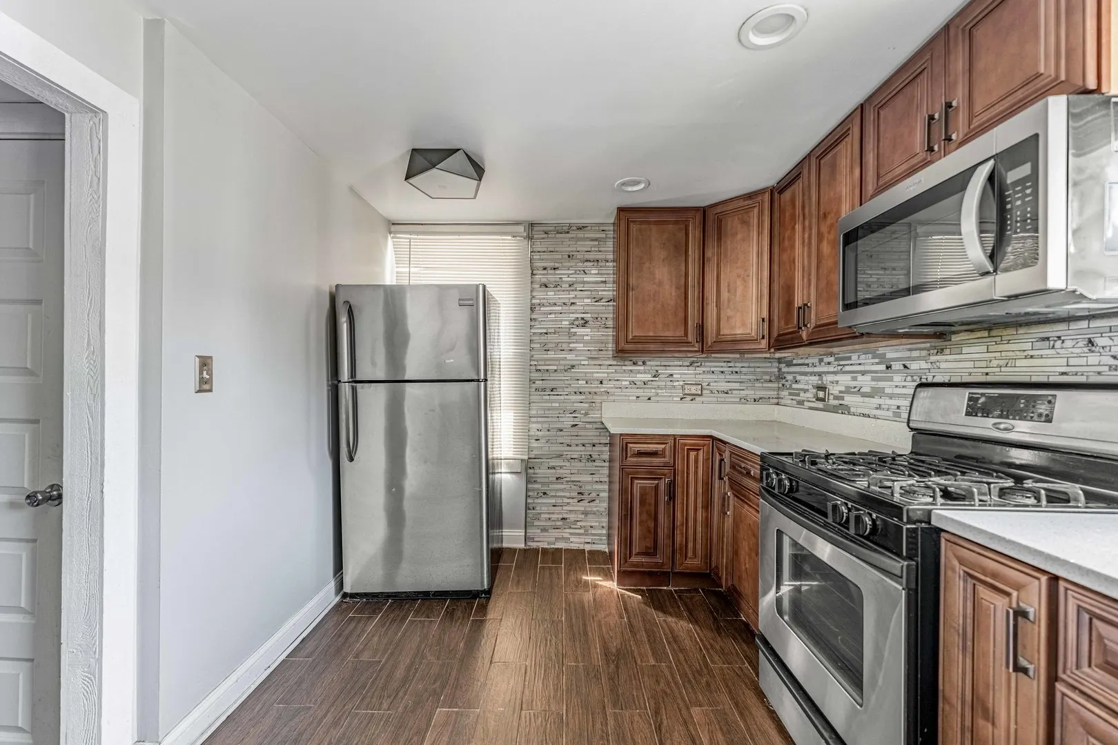2520 Walnut Street IL