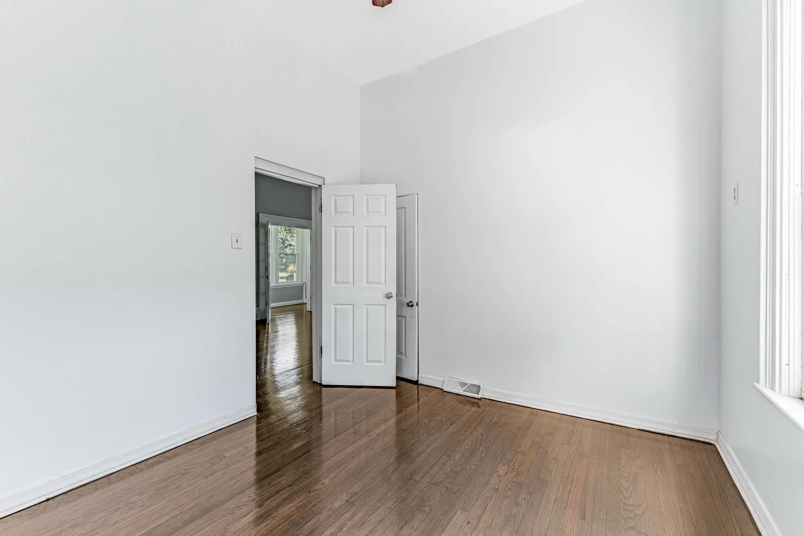 2520 Walnut Street IL