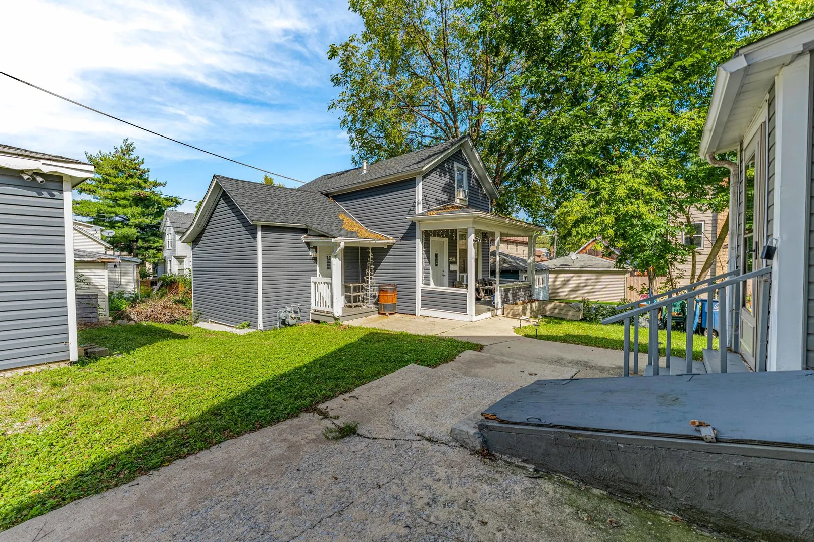 2520 Walnut Street IL