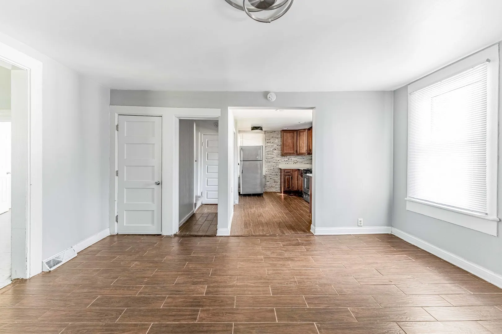 2520 Walnut Street IL