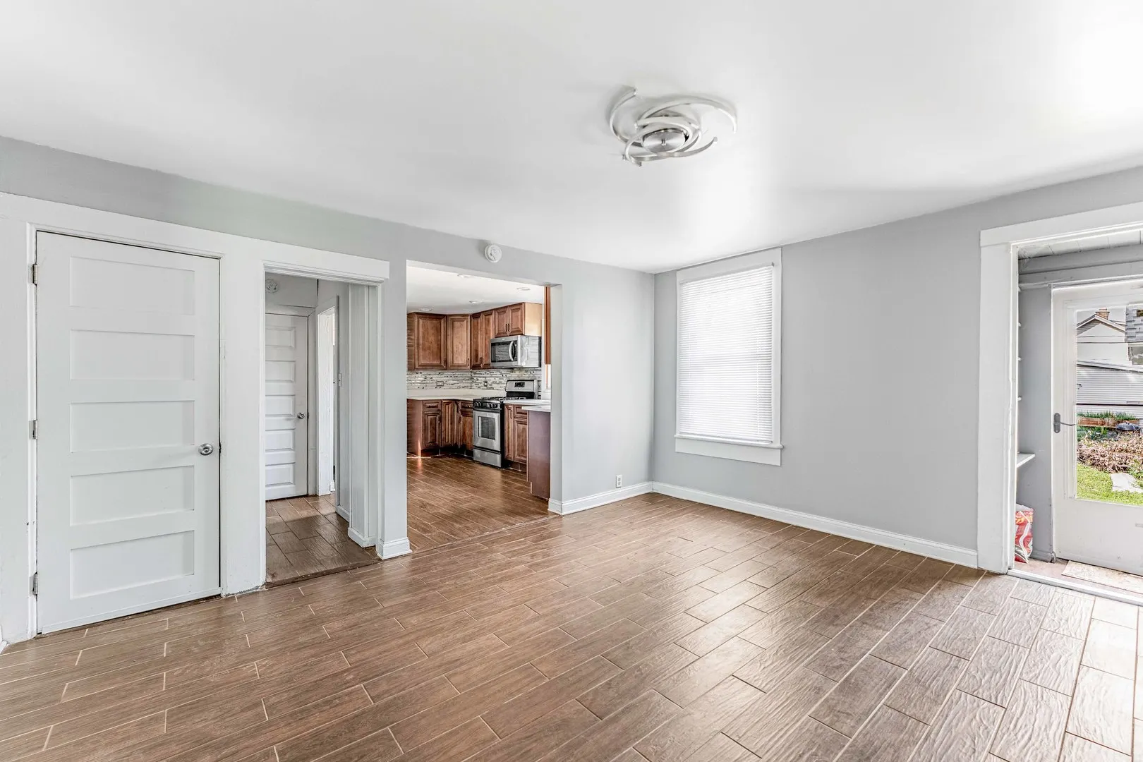 2520 Walnut Street IL